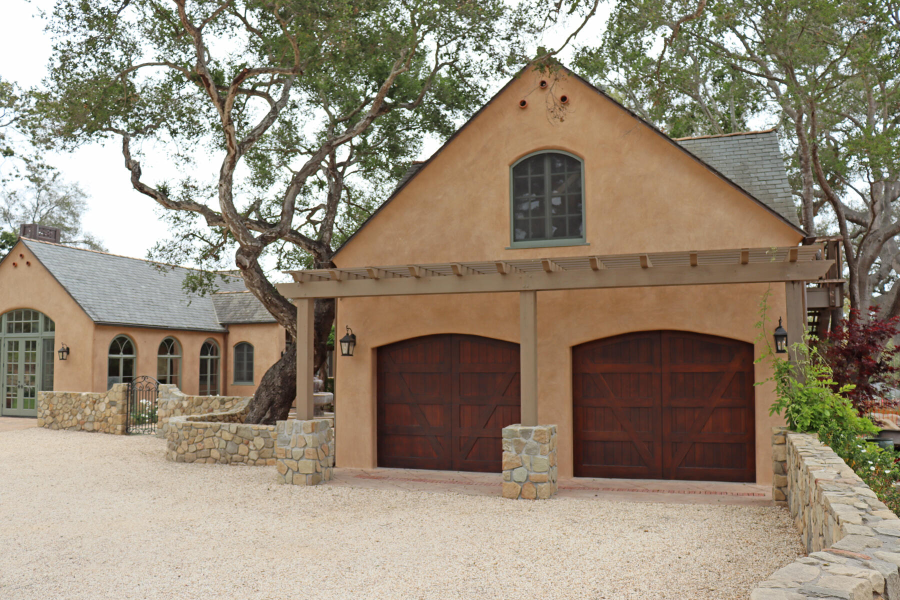 1703 E Valley Road