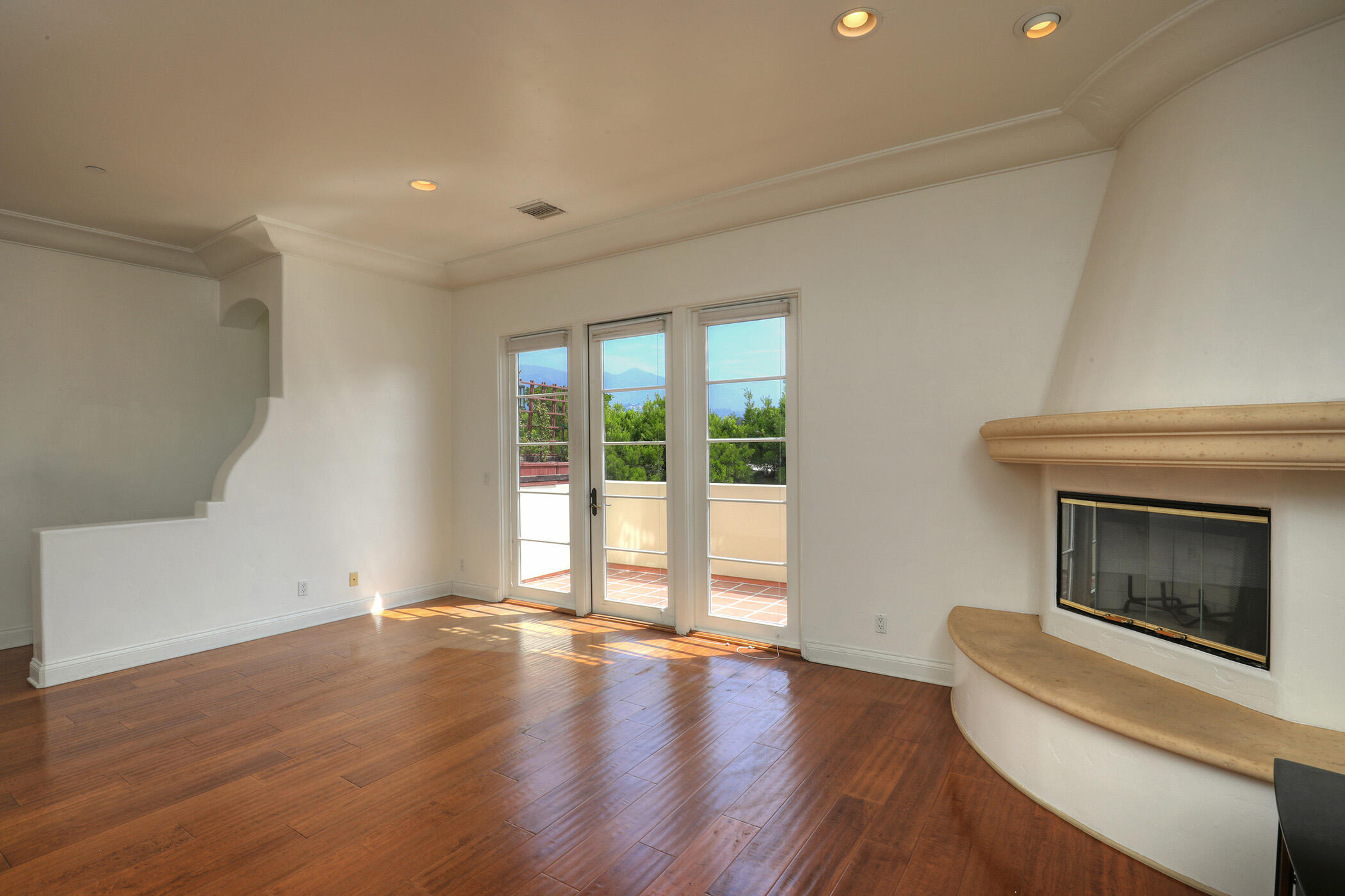 220 Santa Barbara Street Unit: C