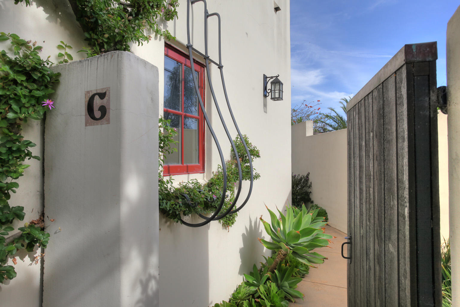 220 Santa Barbara Street Unit: C