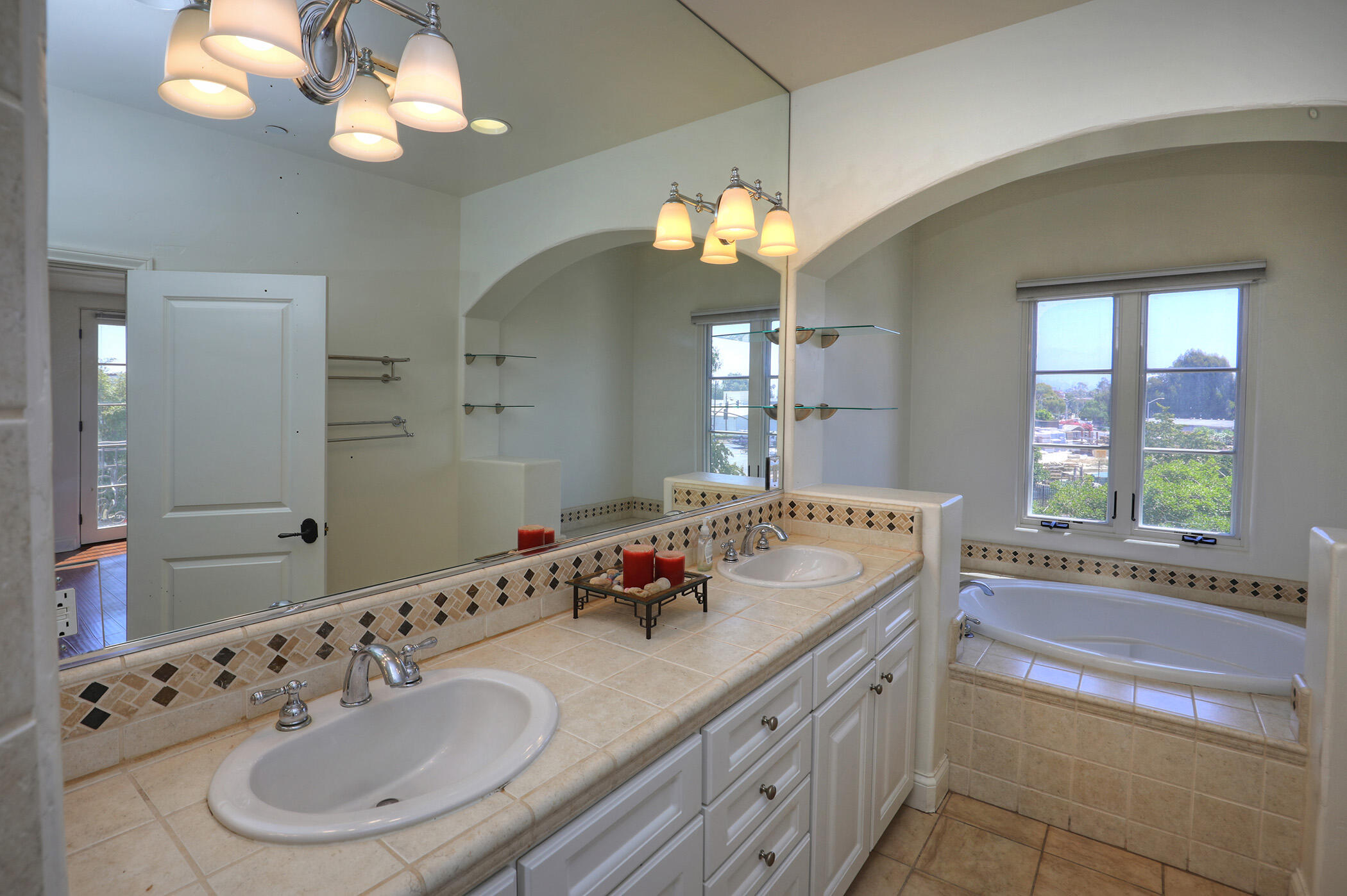 220 Santa Barbara Street Unit: C