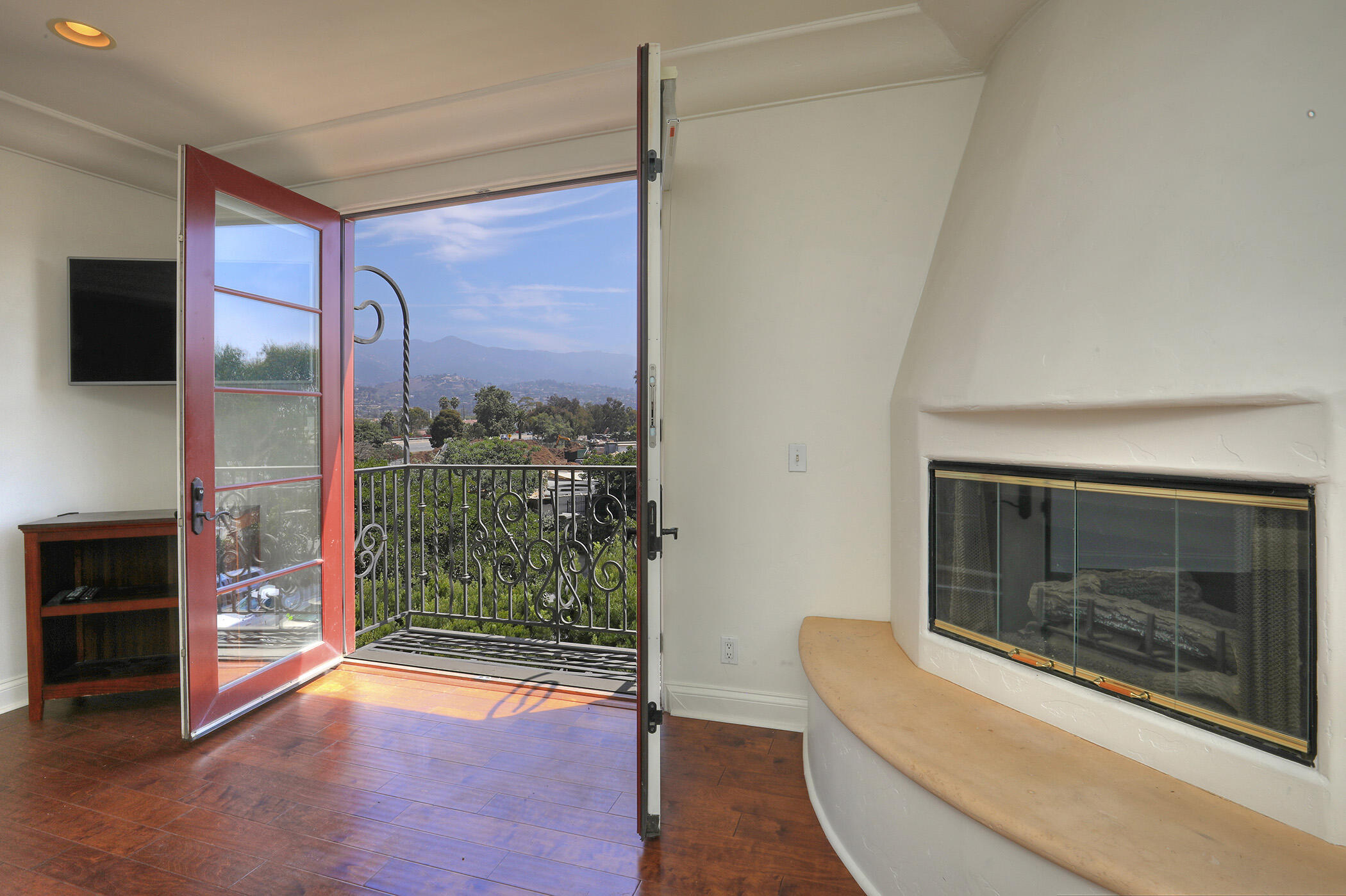 220 Santa Barbara Street Unit: C