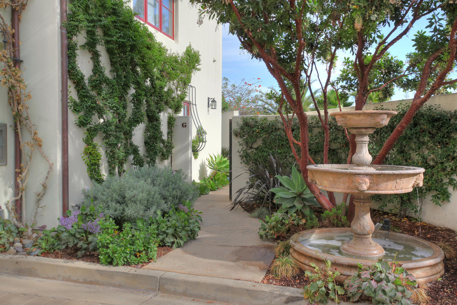 220 Santa Barbara Street Unit: C
