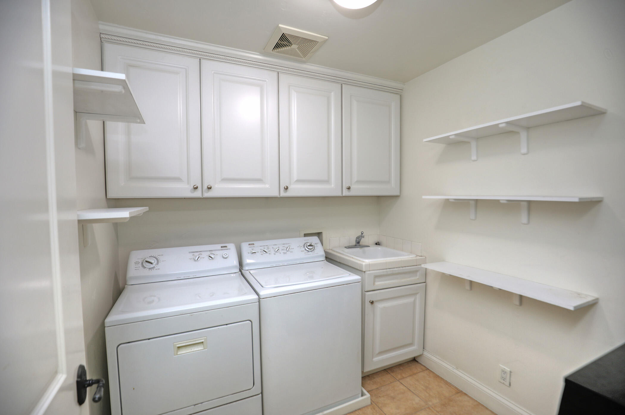 220 Santa Barbara Street Unit: C