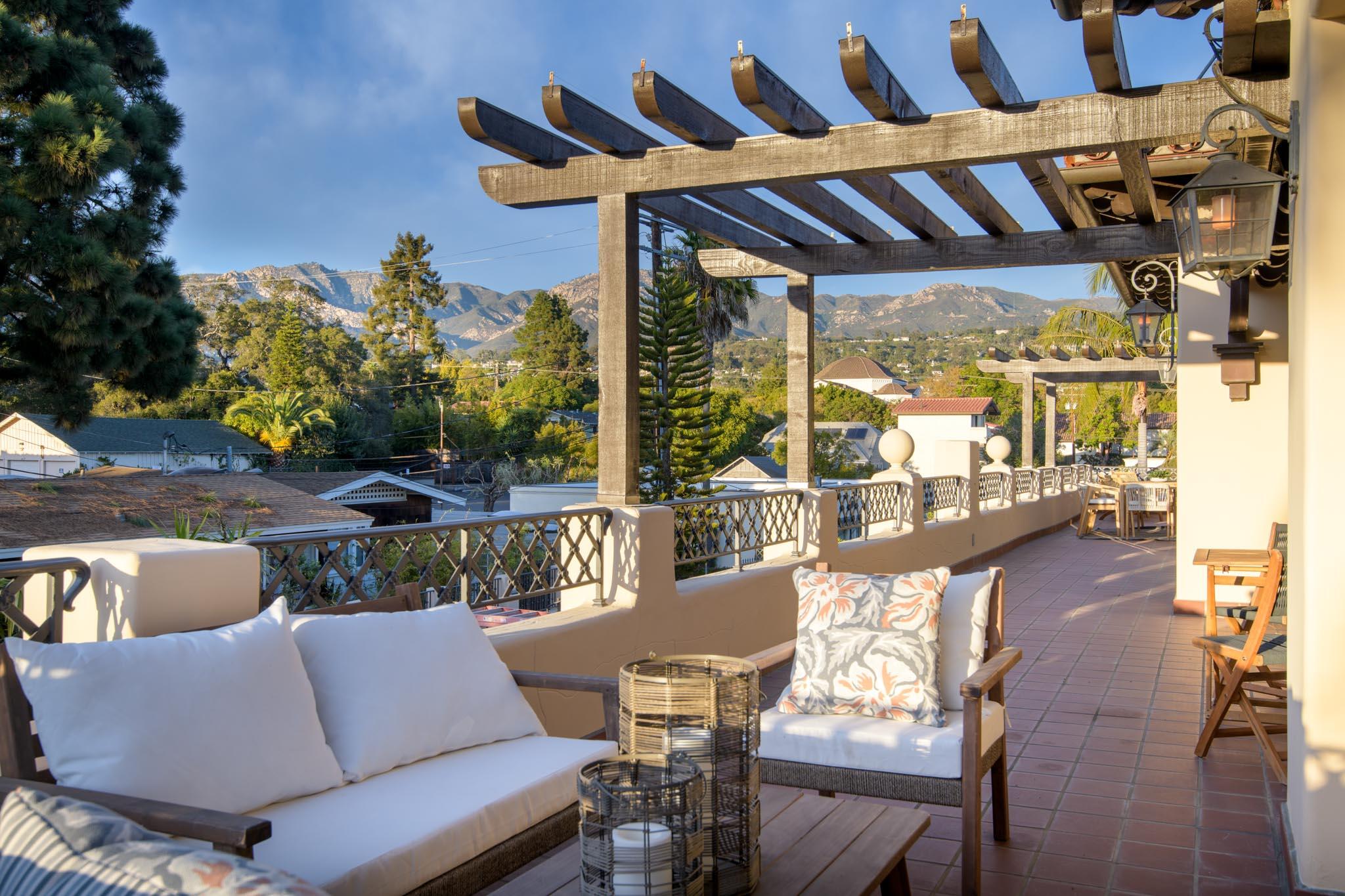 7 E Arrellaga Street