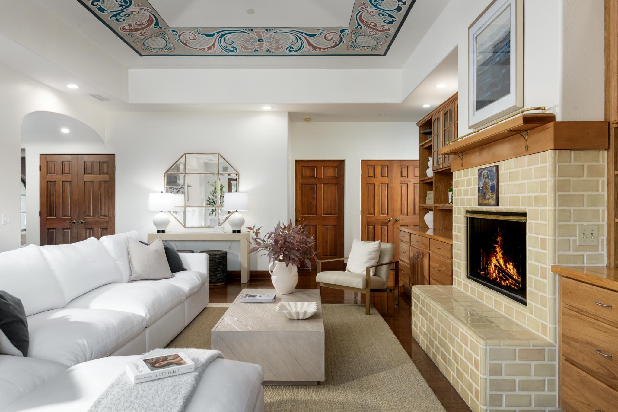 7 E Arrellaga Street