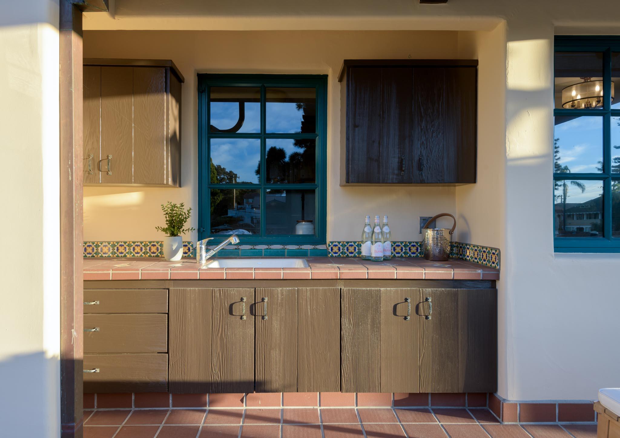 7 E Arrellaga Street