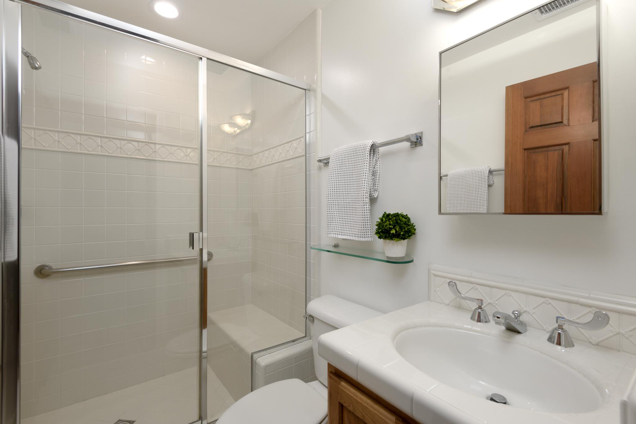 7 E Arrellaga Street