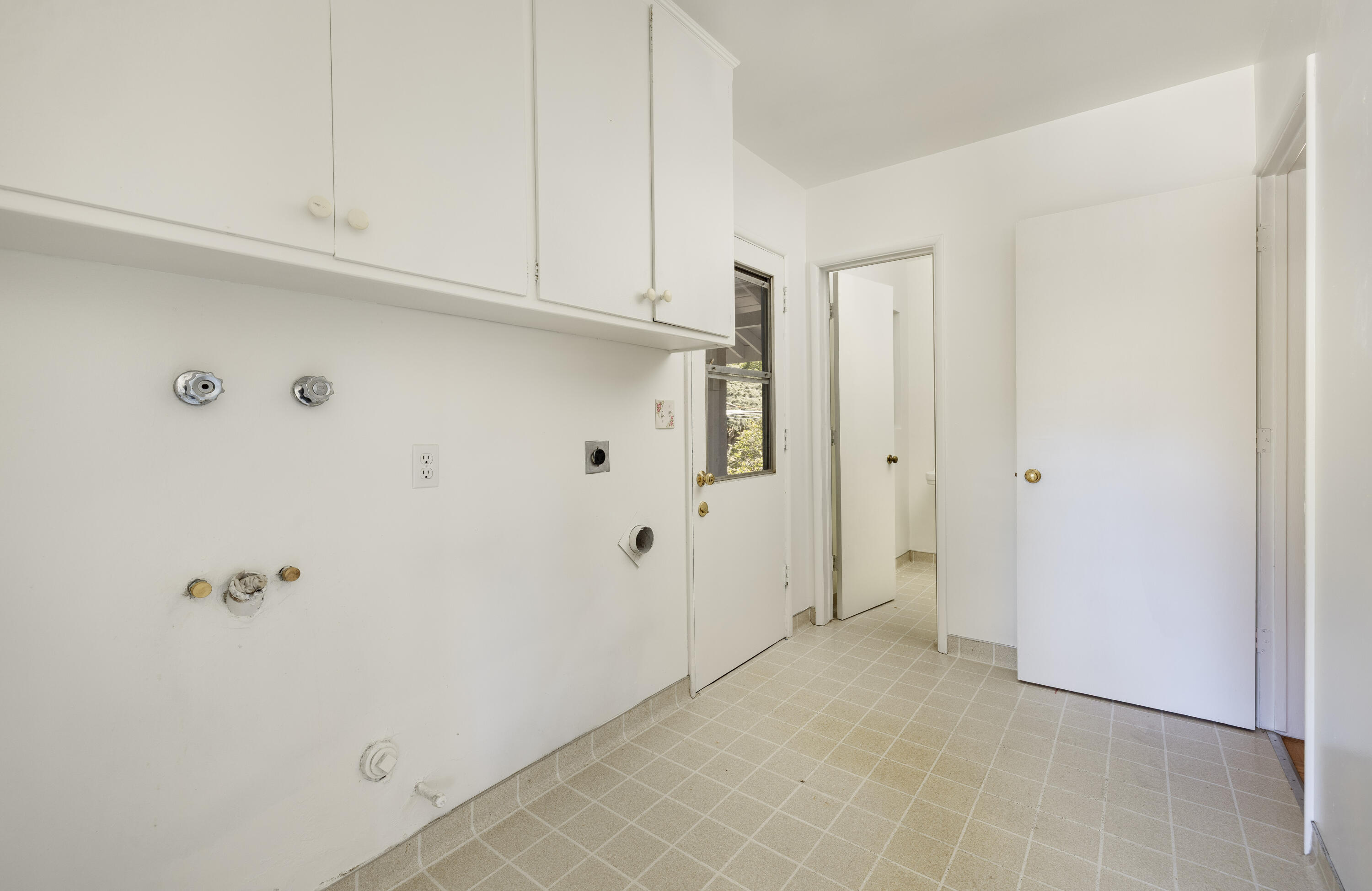 733 Woodland Drive