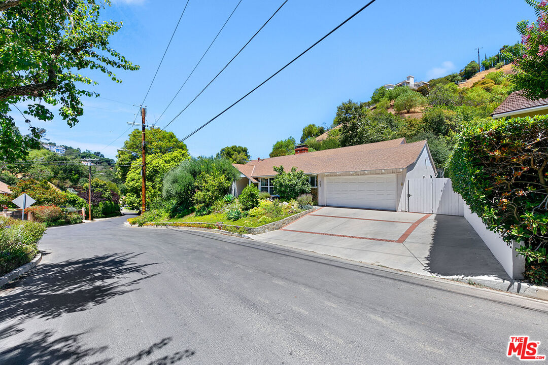 3644 Goodland Ave