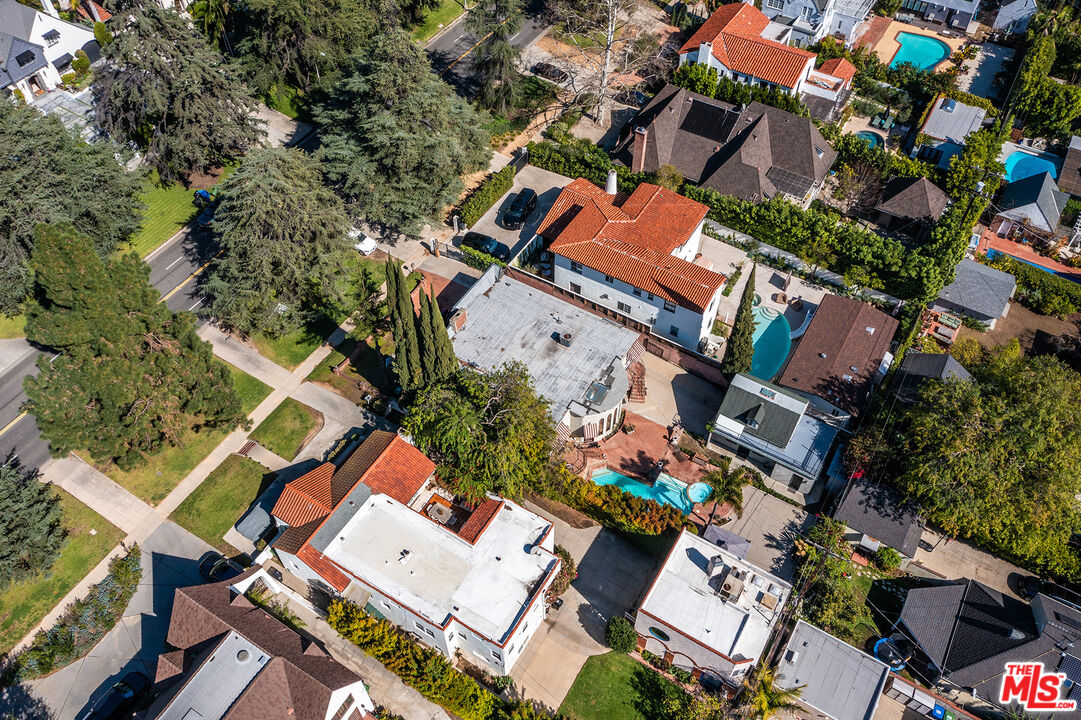 5006 Los Feliz Blvd