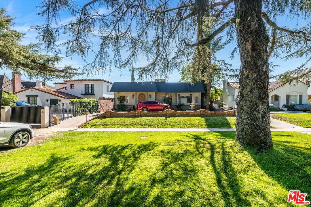 5006 Los Feliz Blvd