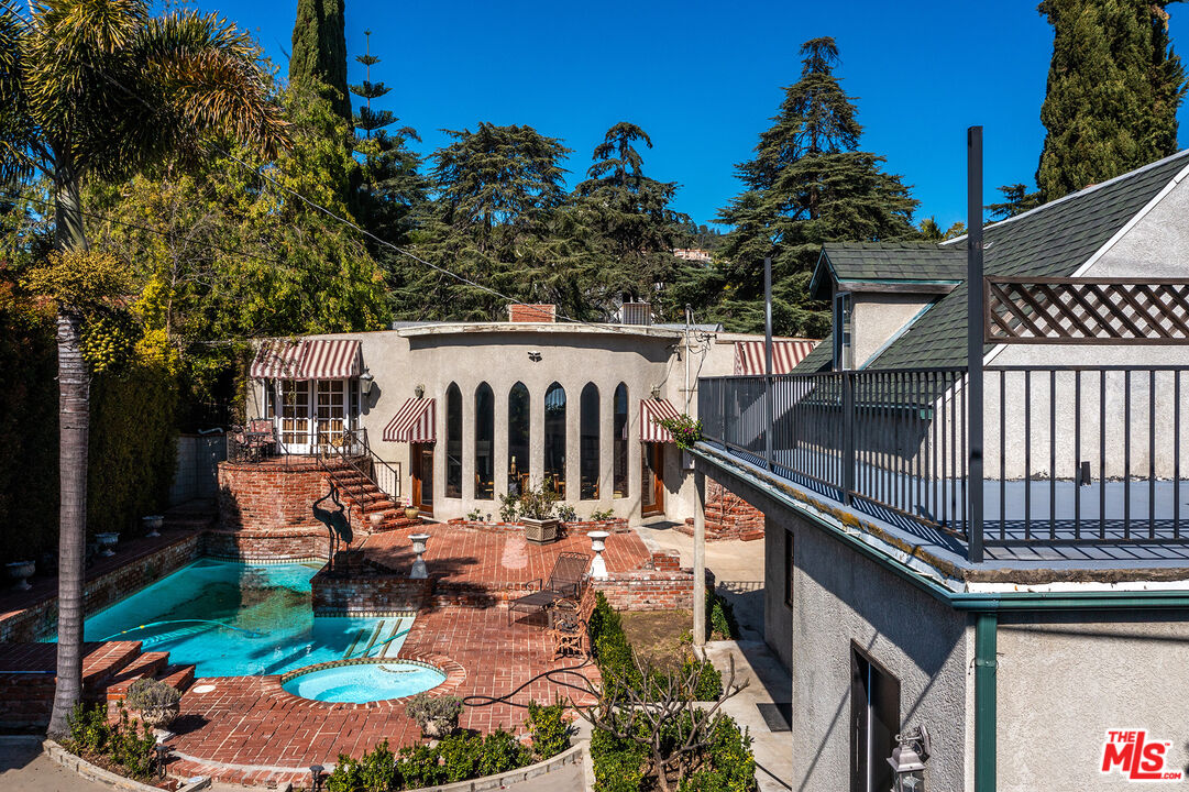 5006 Los Feliz Blvd