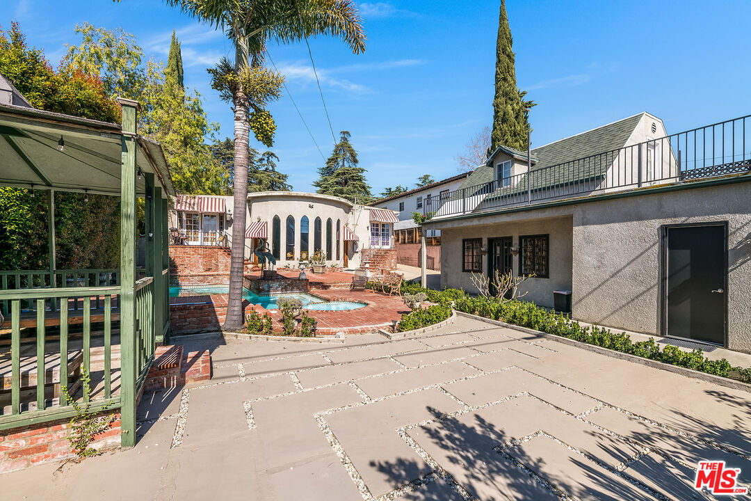 5006 Los Feliz Blvd