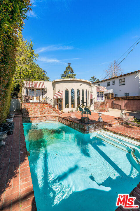 5006 Los Feliz Blvd