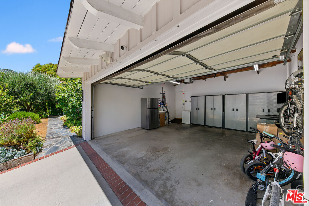 3644 Goodland Ave