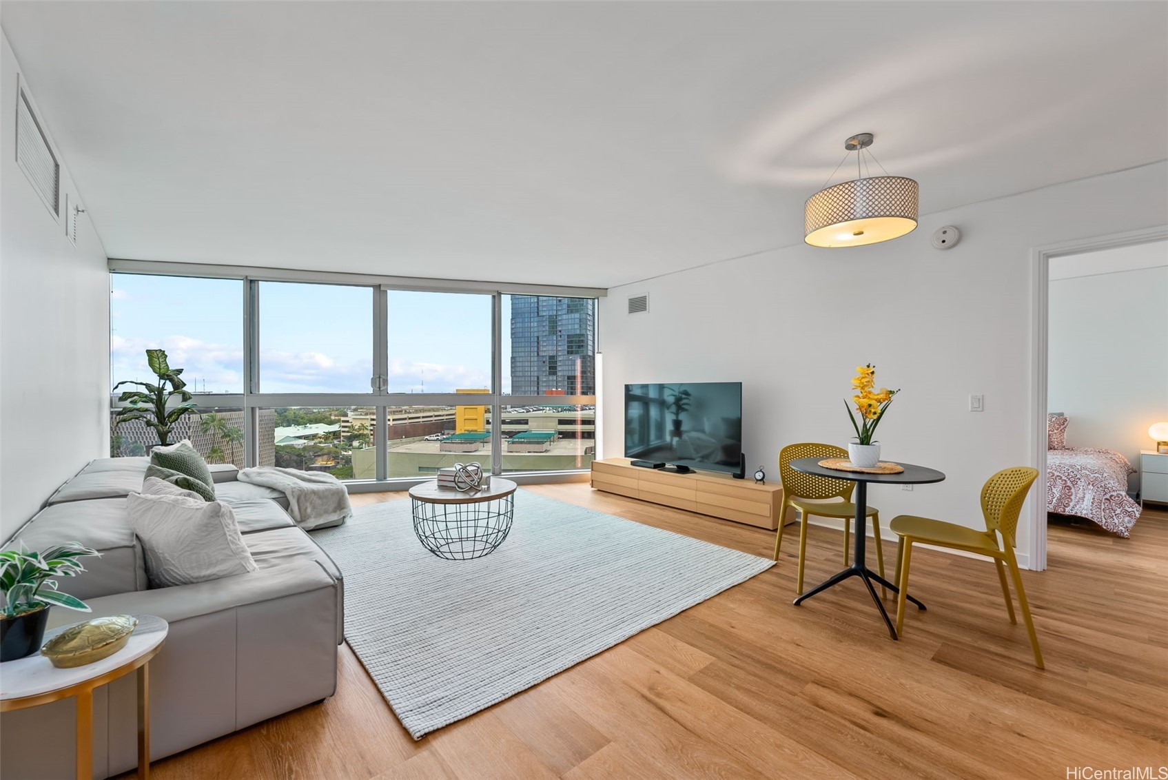 1177 Queen Street 1206