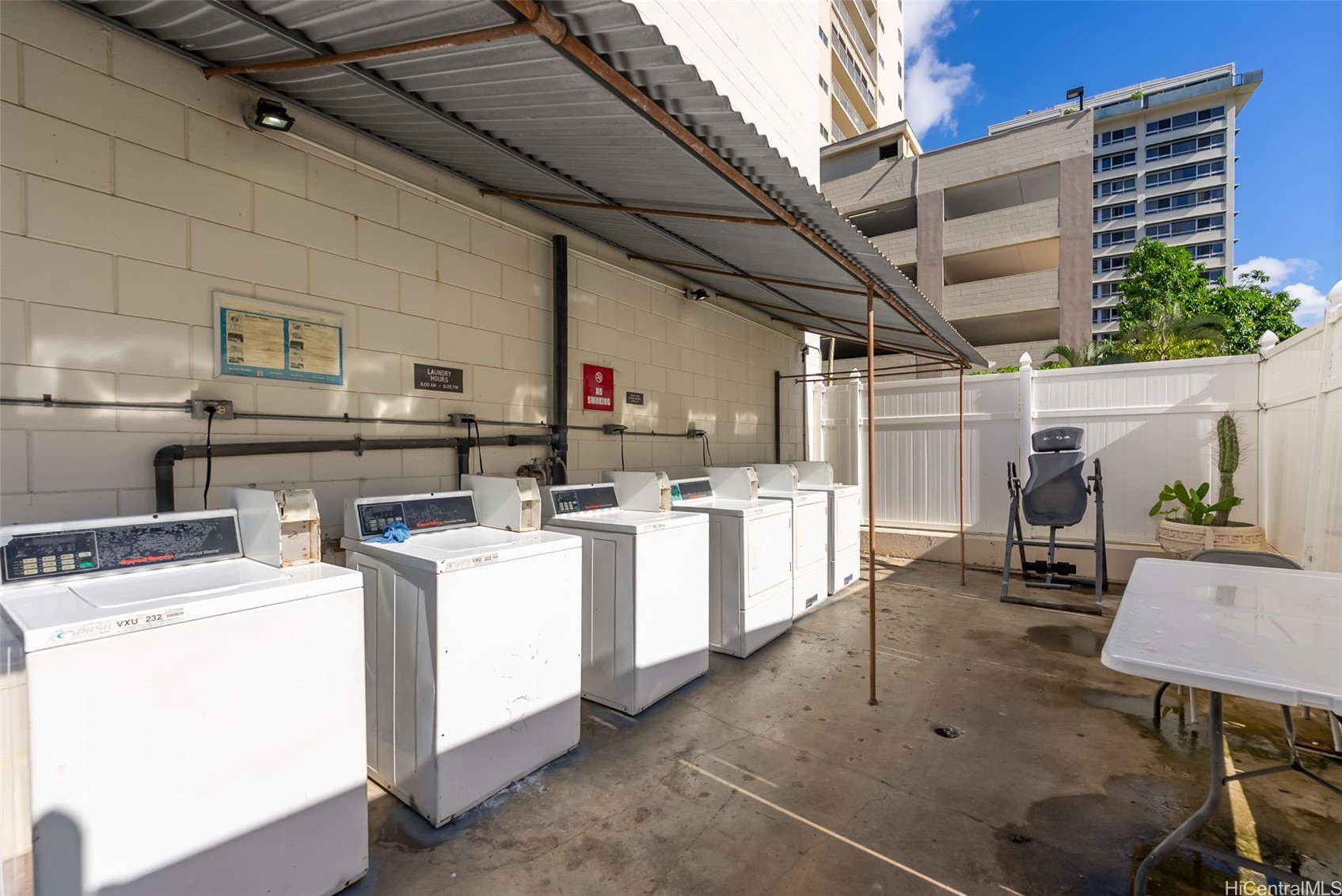 249 Kapili Street 402