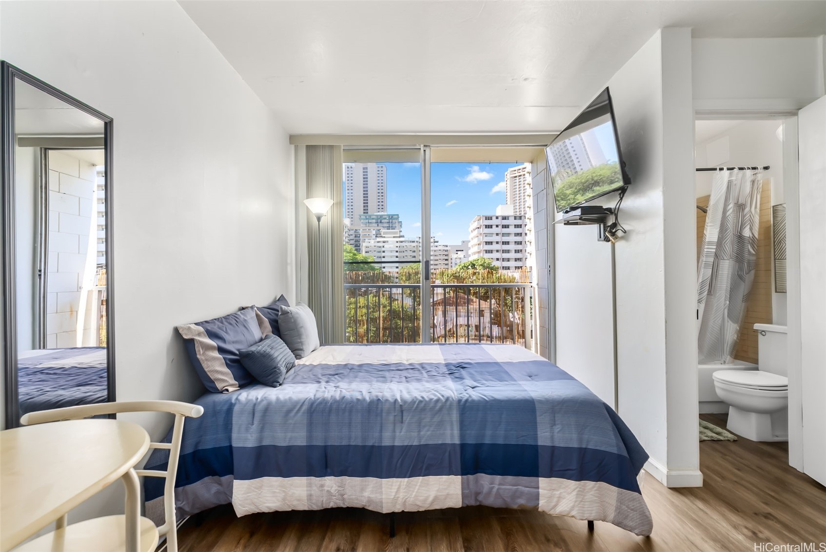 249 Kapili Street 402