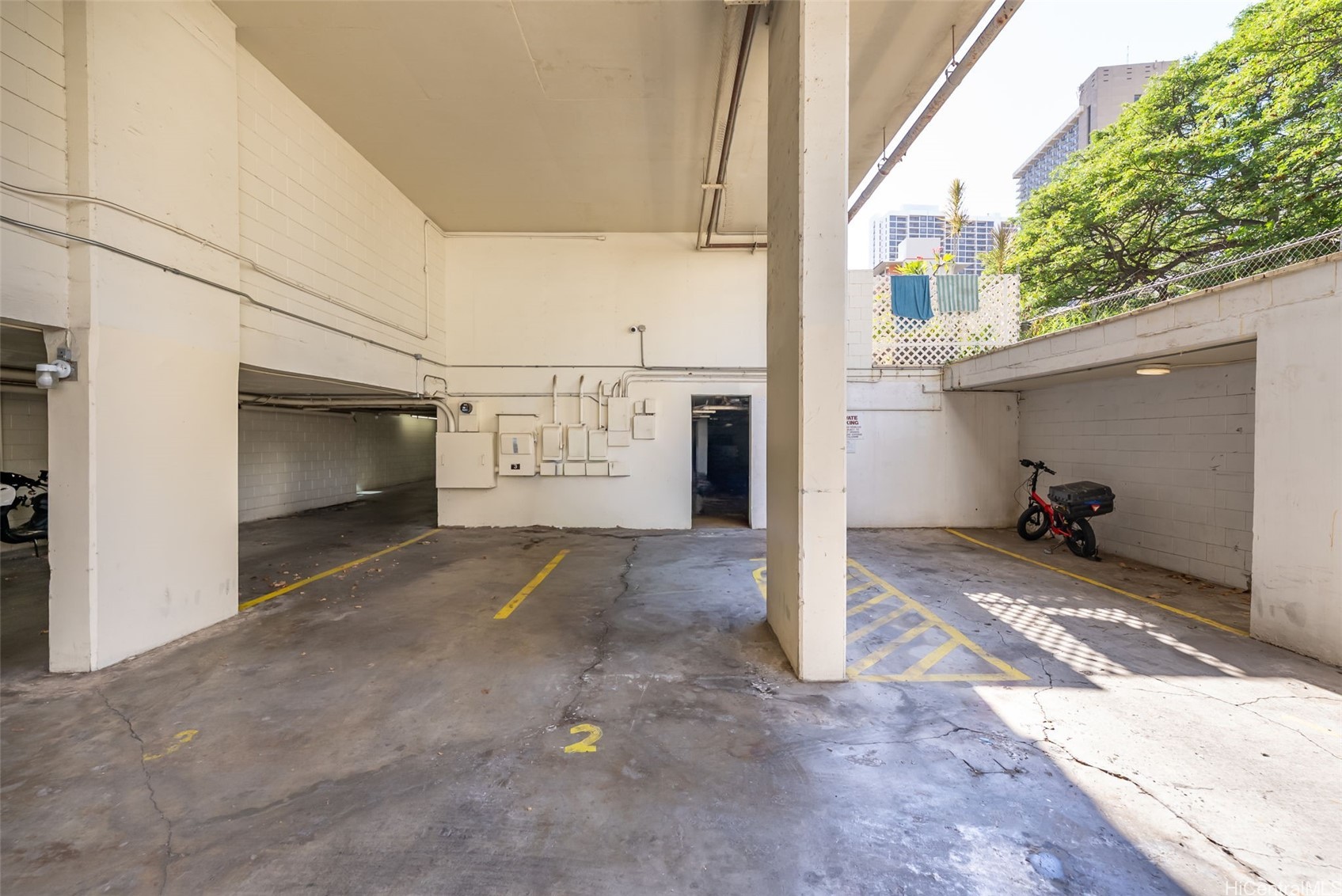 249 Kapili Street 402