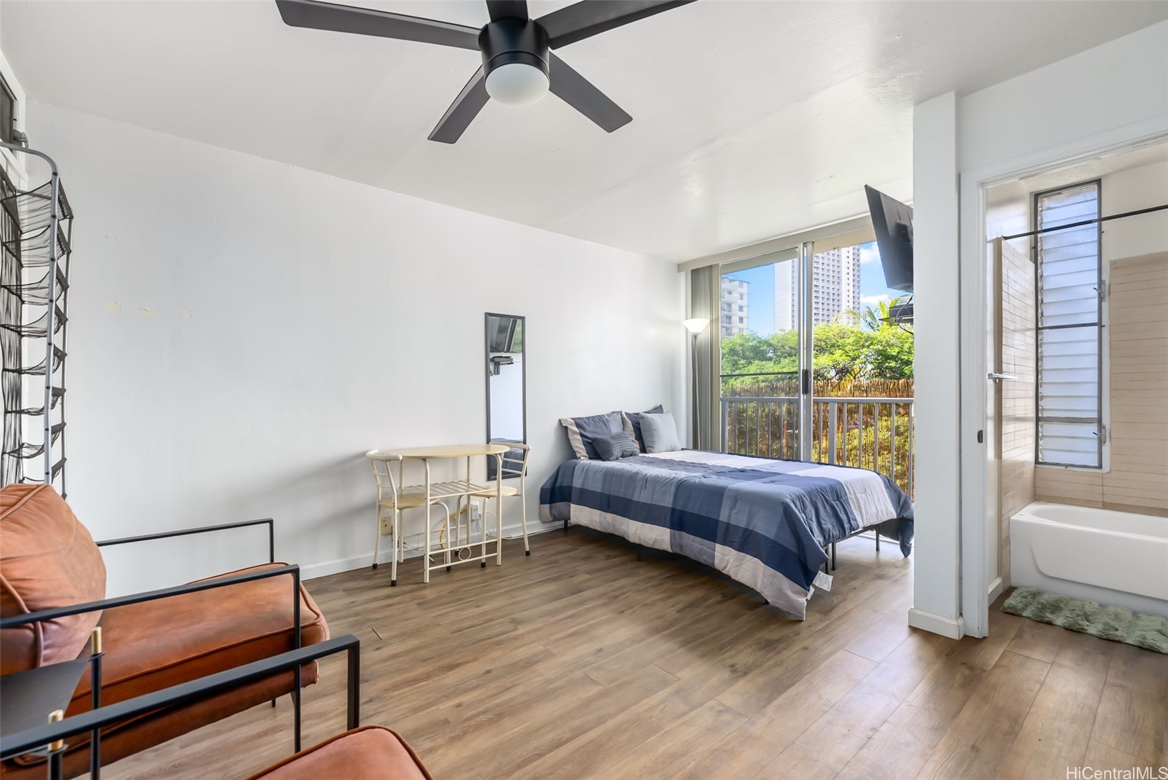 249 Kapili Street 402