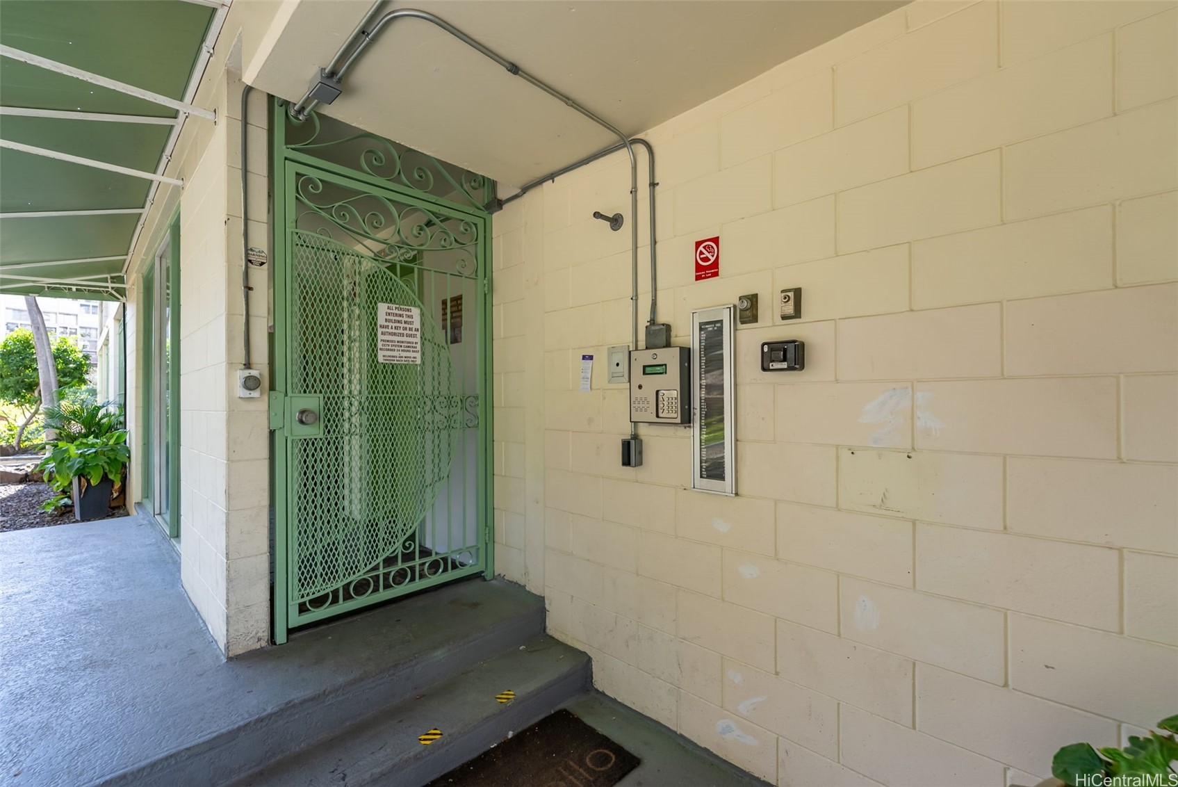 249 Kapili Street 402