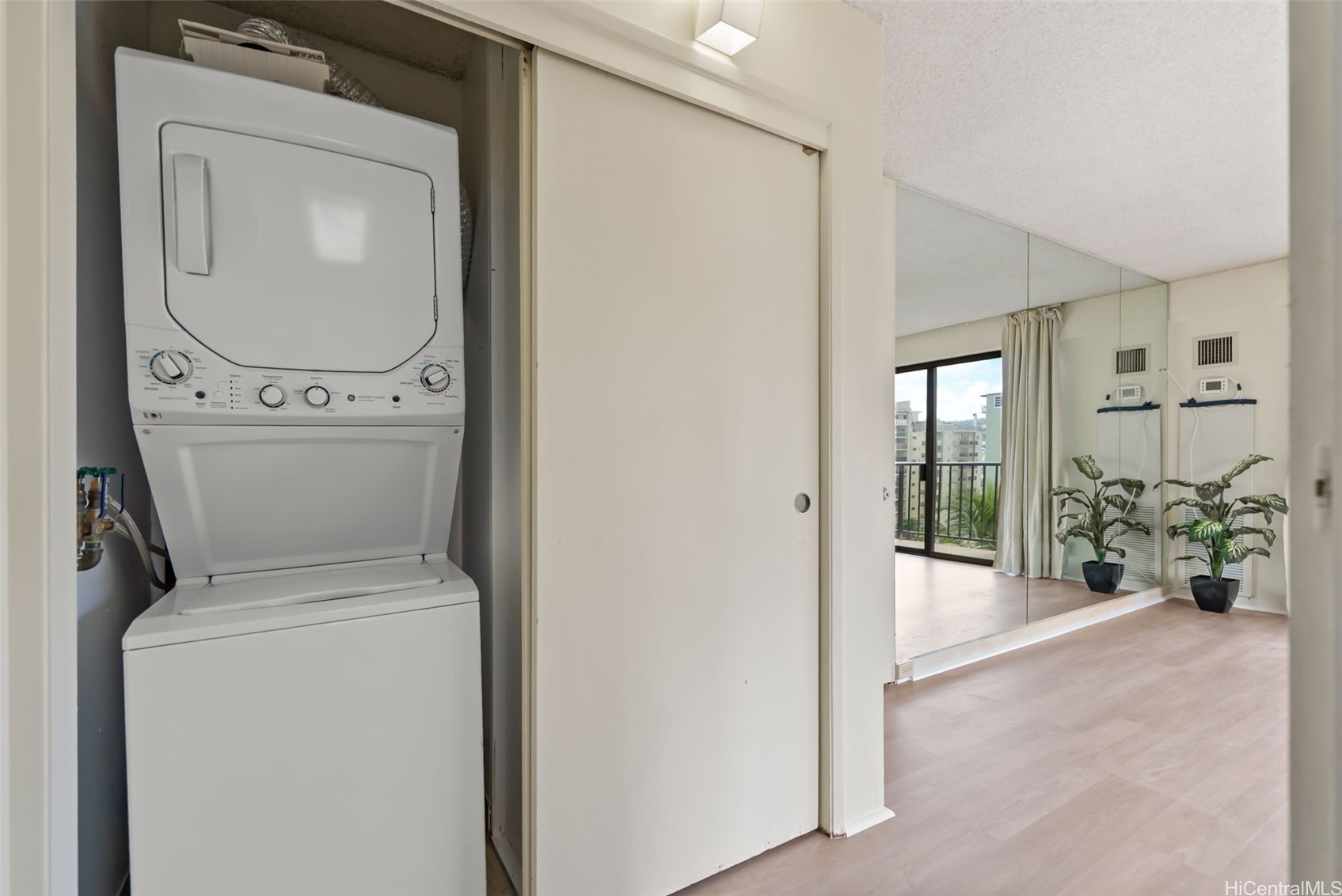 2140 Kuhio Avenue 801