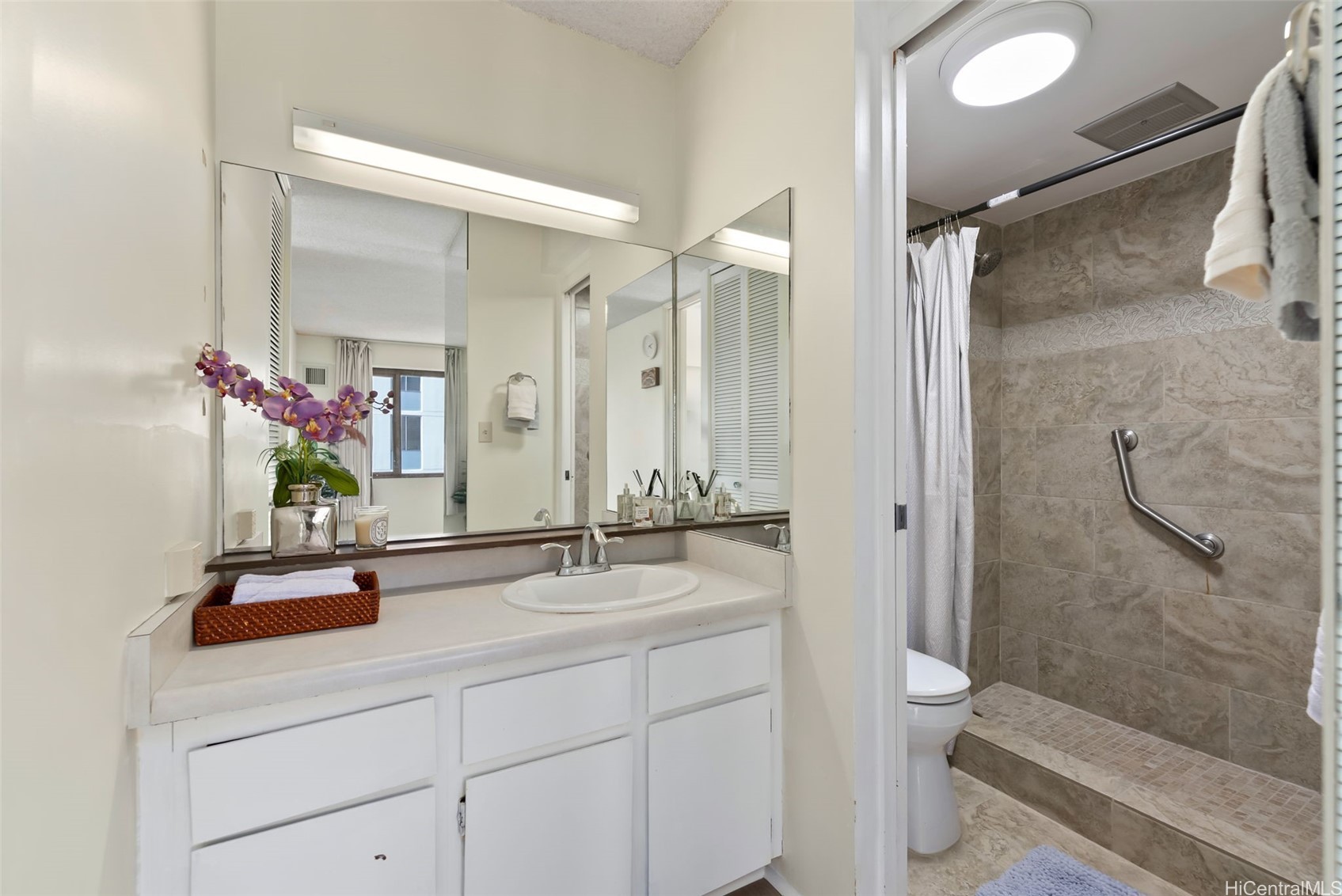 2140 Kuhio Avenue 801