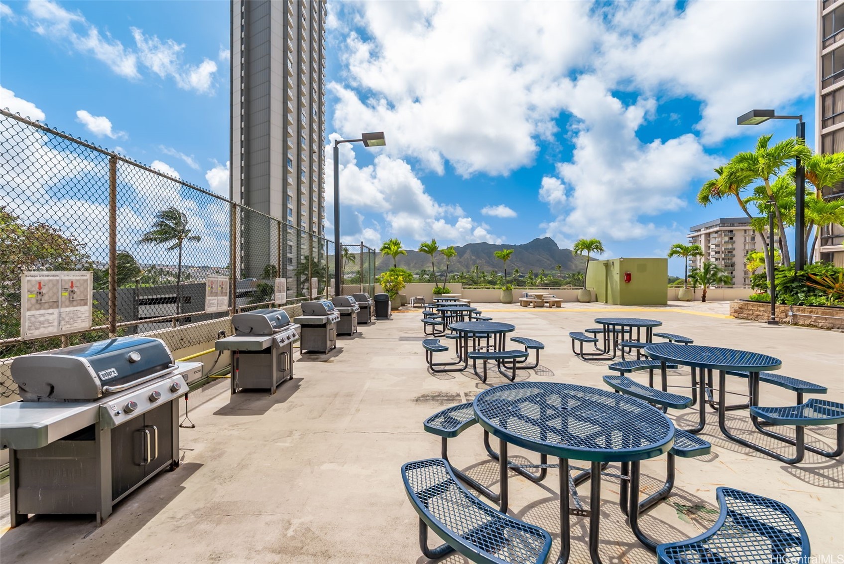 229 Paoakalani Avenue 1008