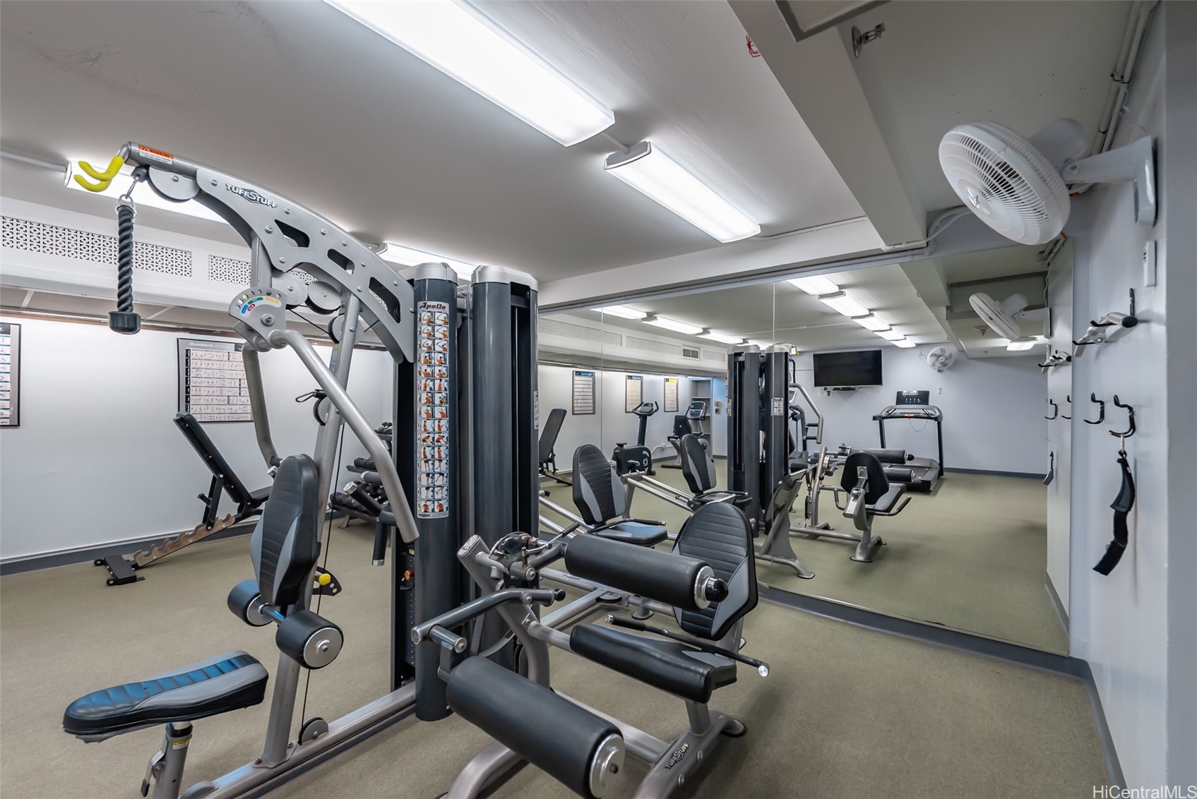 229 Paoakalani Avenue 1008