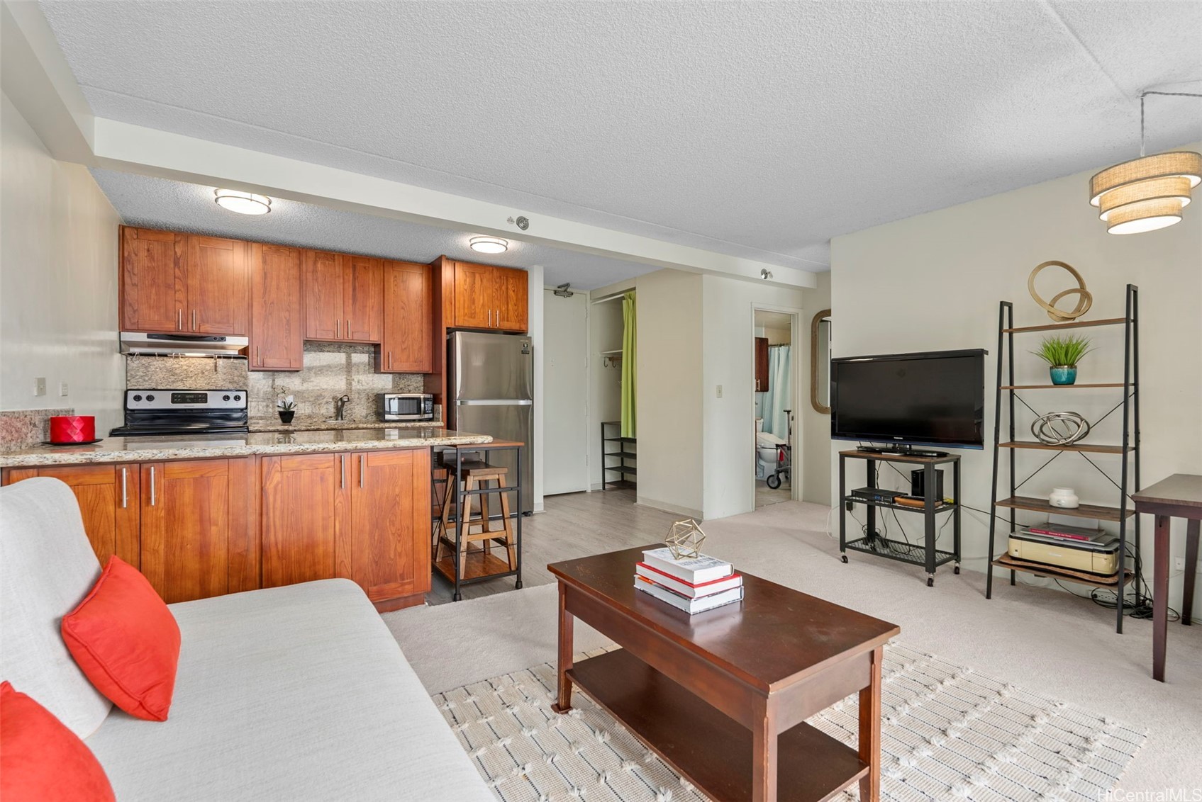 229 Paoakalani Avenue 1008