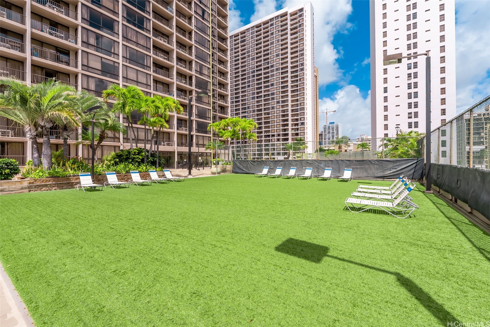 229 Paoakalani Avenue 1008