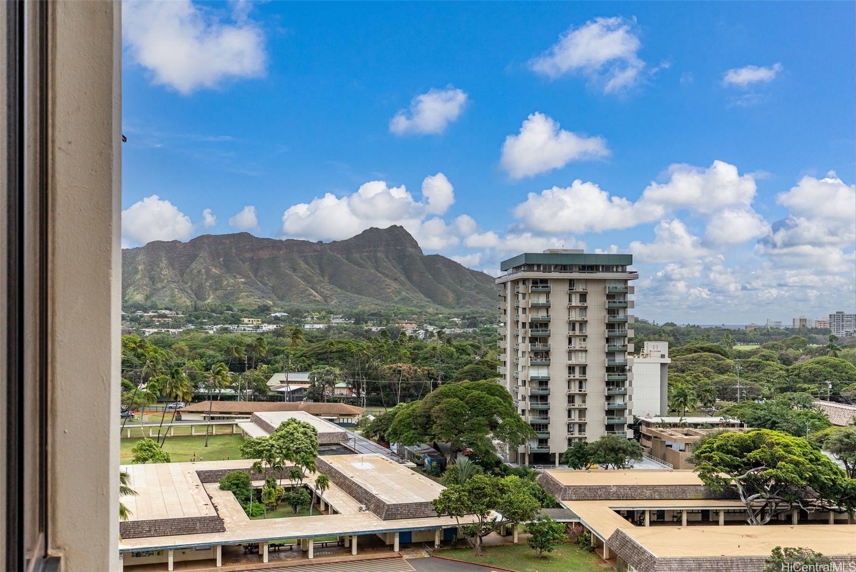 229 Paoakalani Avenue 1008