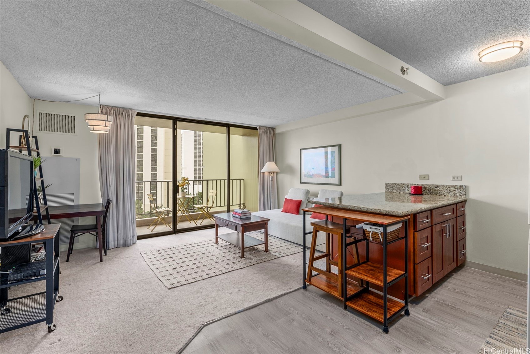 229 Paoakalani Avenue 1008