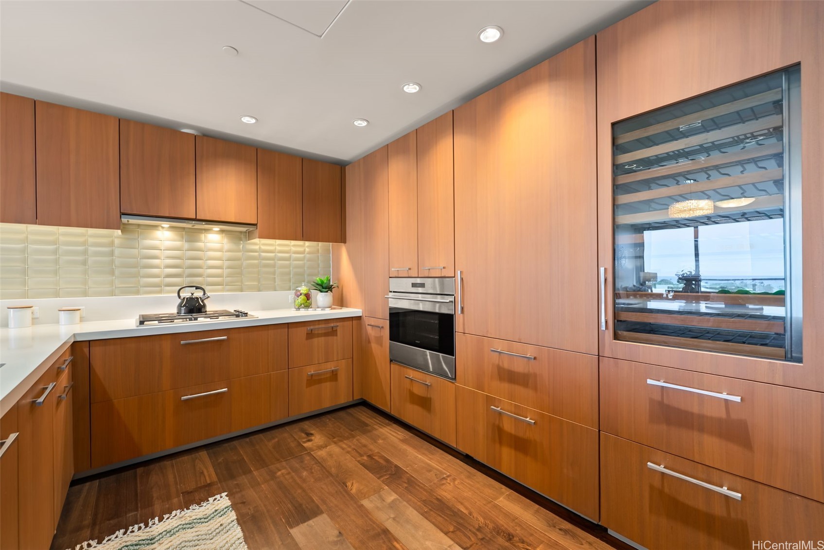 1555 Kapiolani Boulevard 900