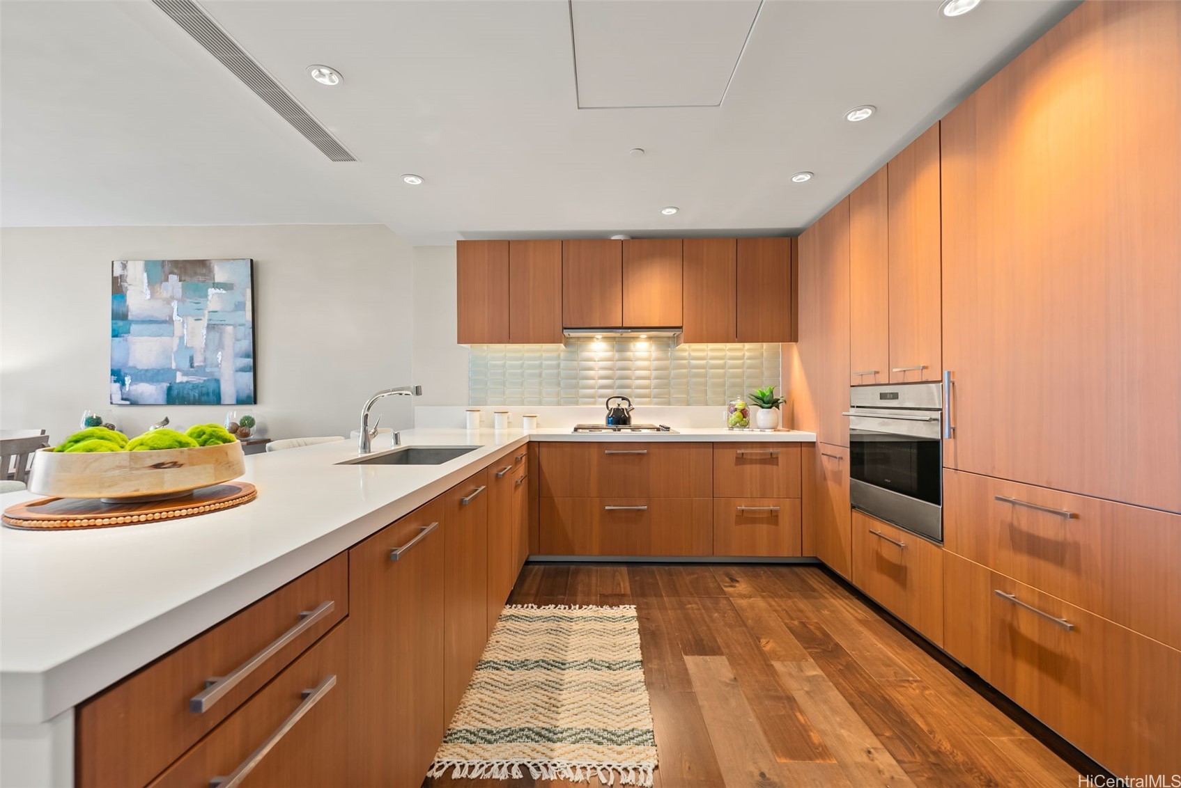 1555 Kapiolani Boulevard 900