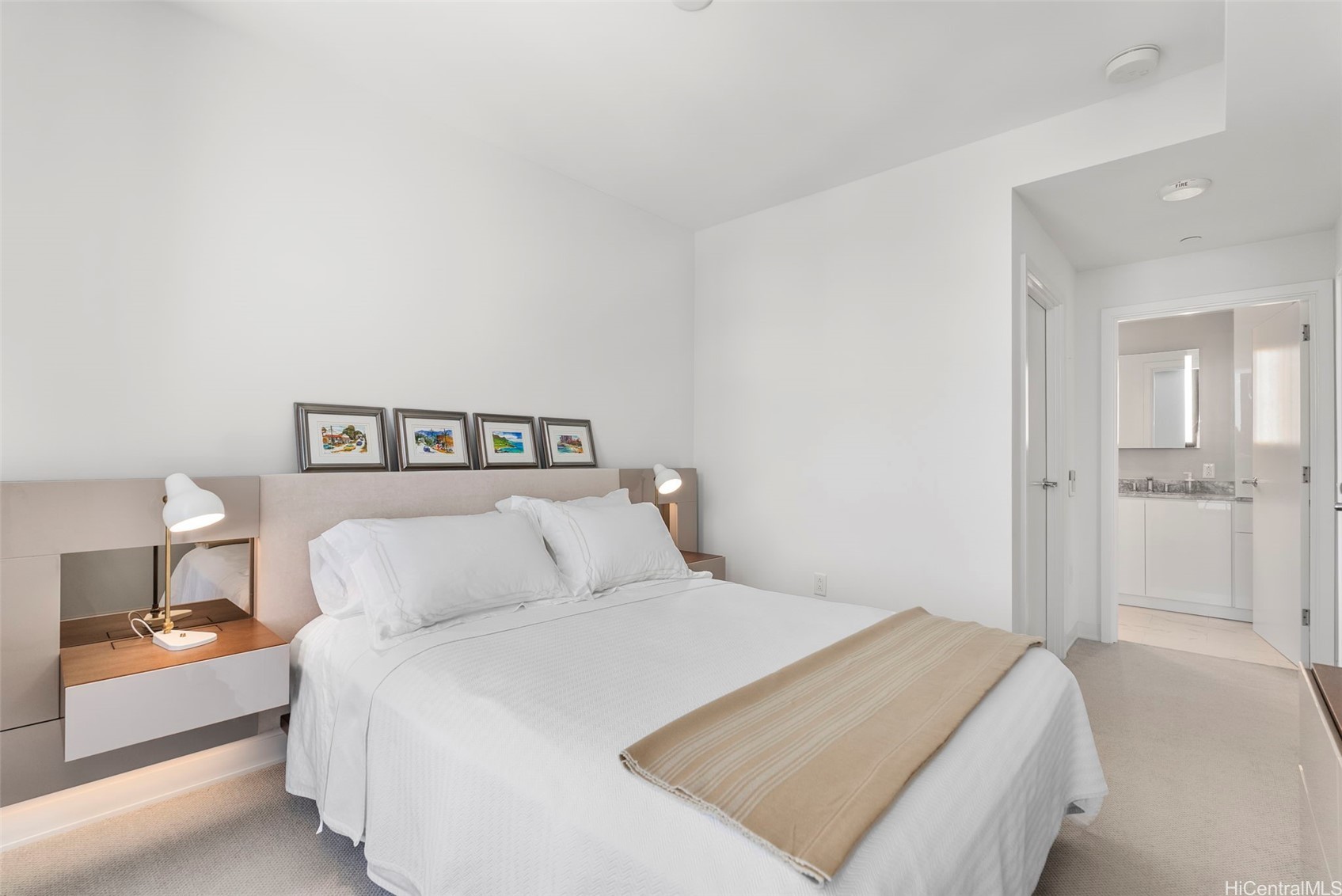 987 Queen Street 3102