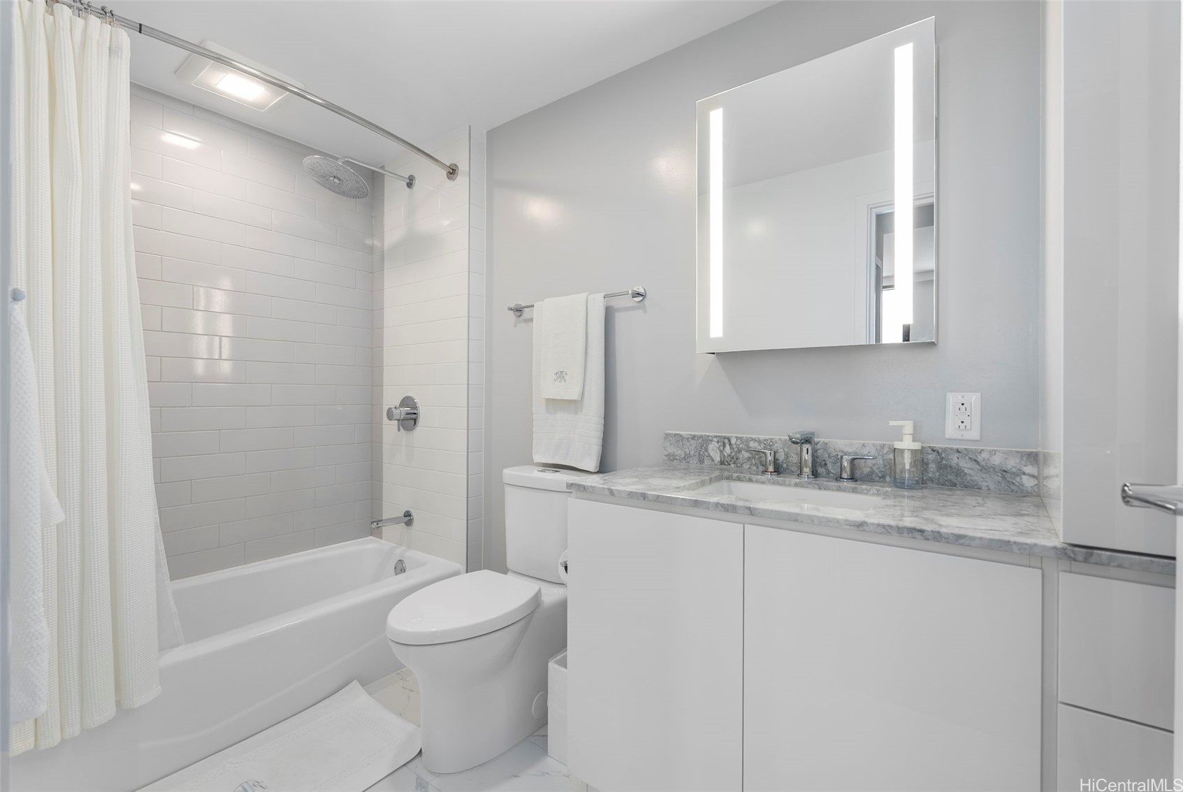 987 Queen Street 3102