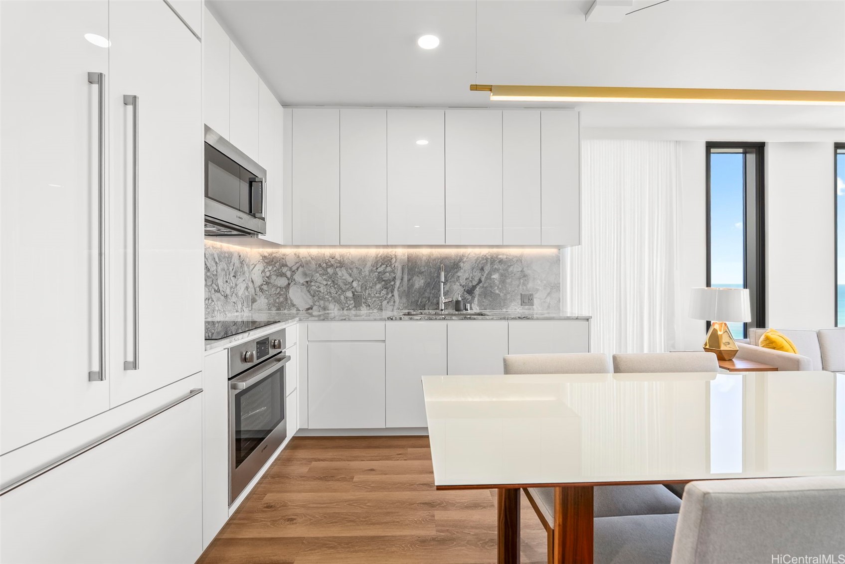 987 Queen Street 3102