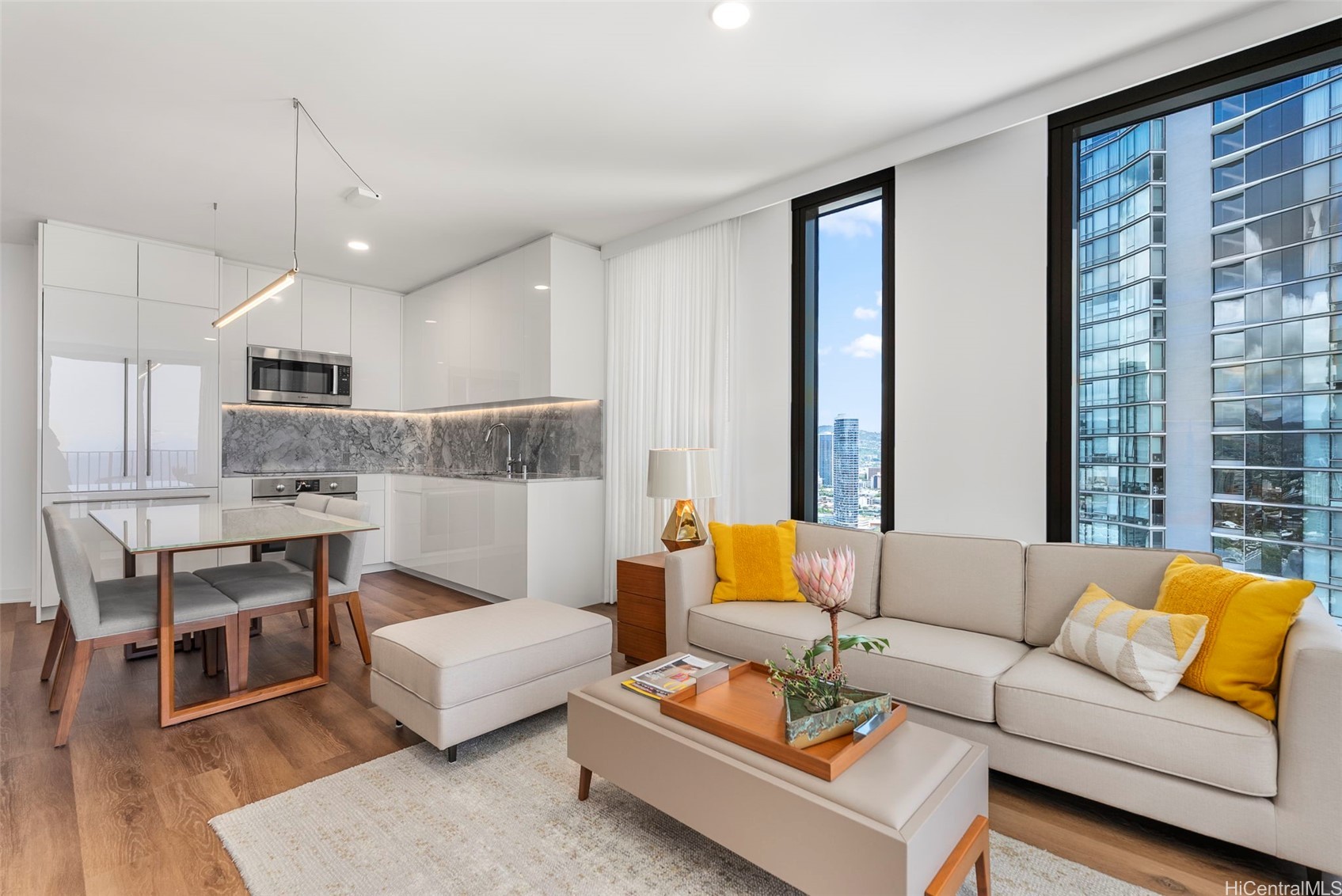 987 Queen Street 3102