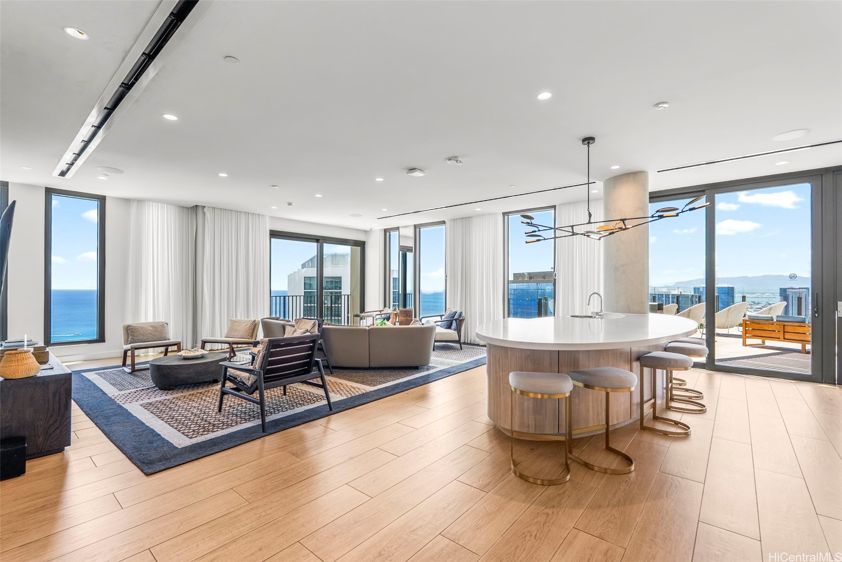 987 Queen Street 3102