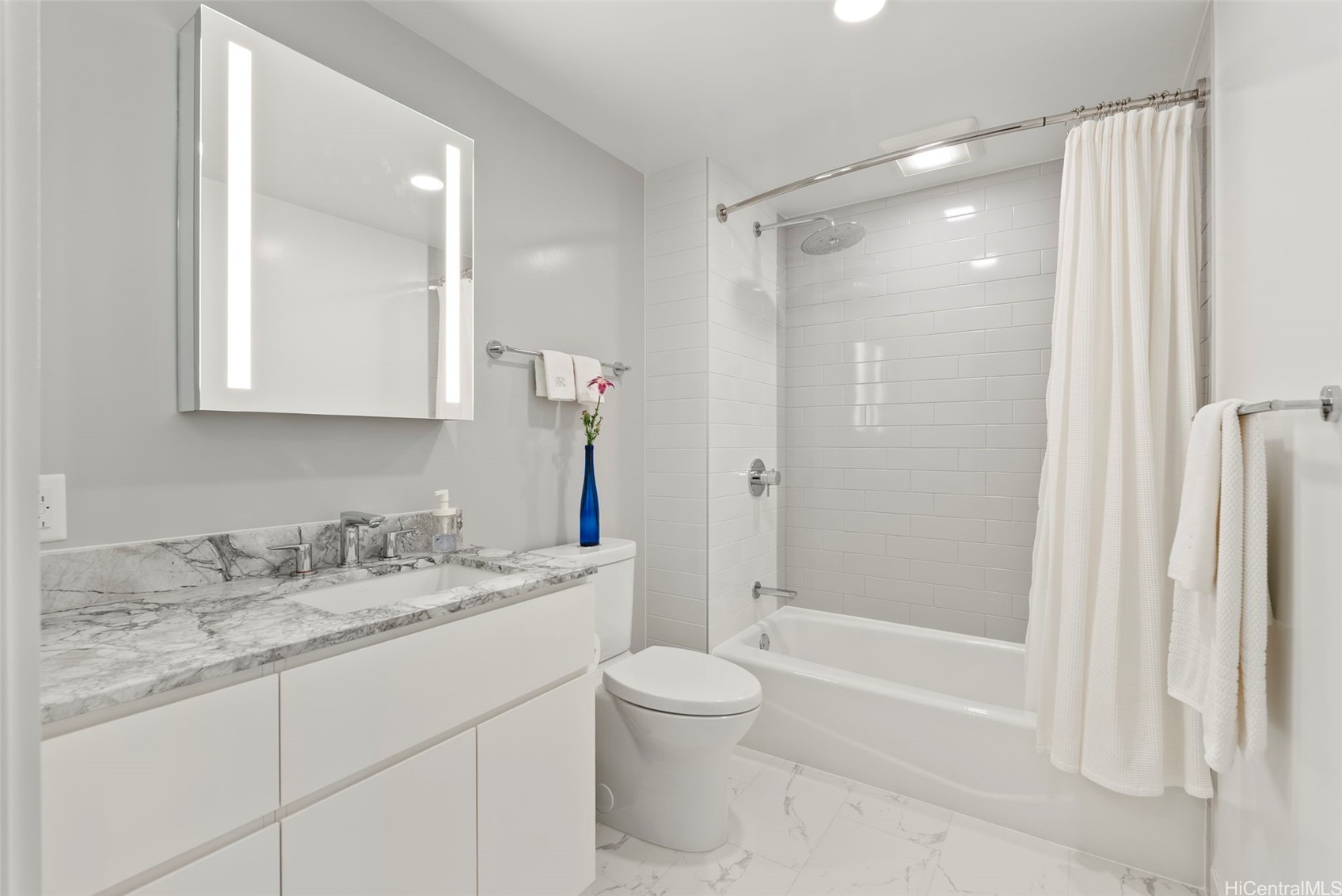 987 Queen Street 3102