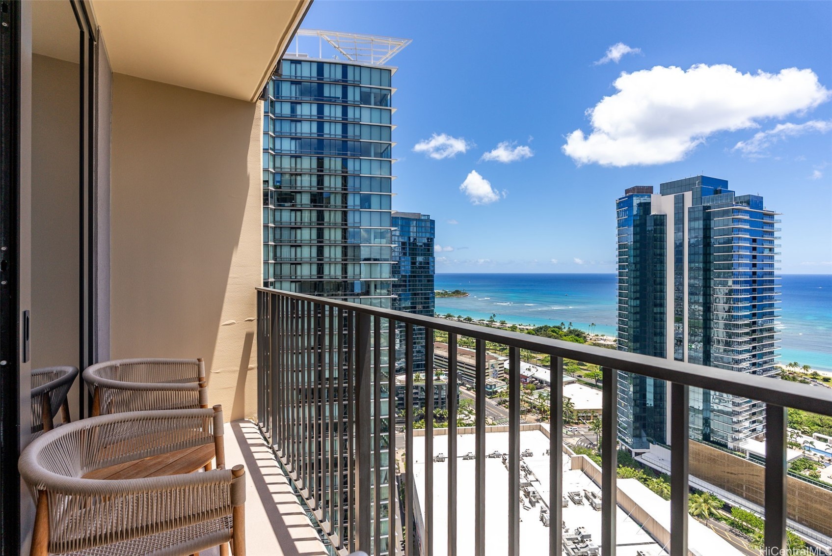 987 Queen Street 3102