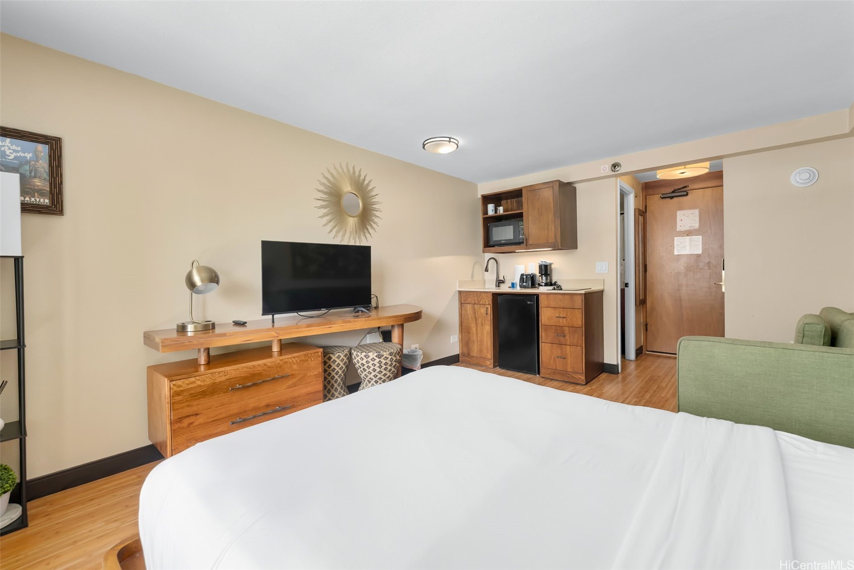 2425 Kuhio Avenue 703