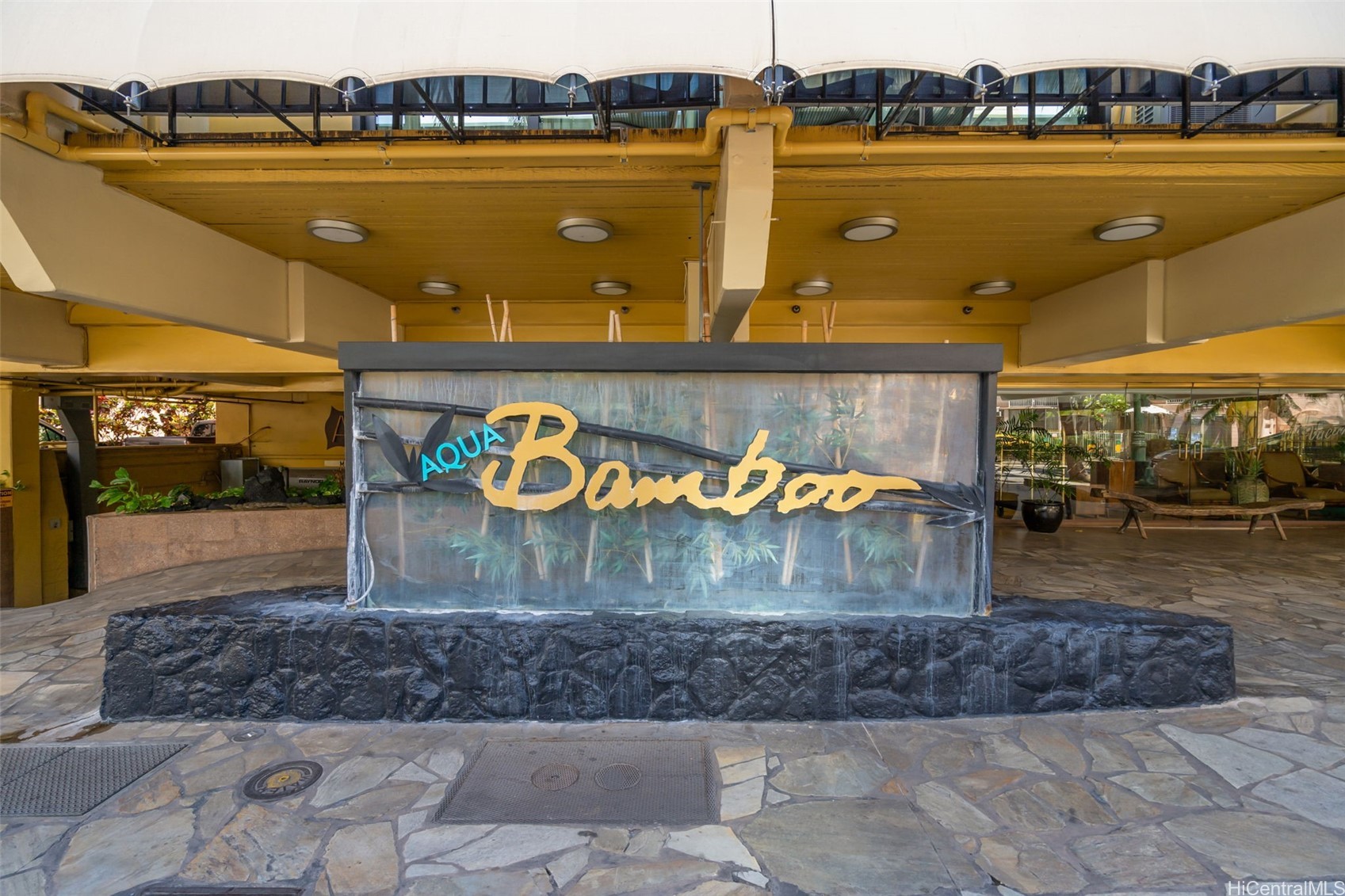 2425 Kuhio Avenue 703