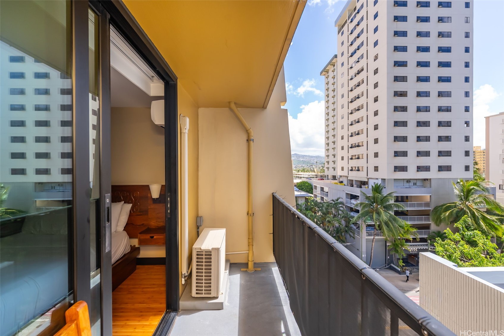 2425 Kuhio Avenue 703