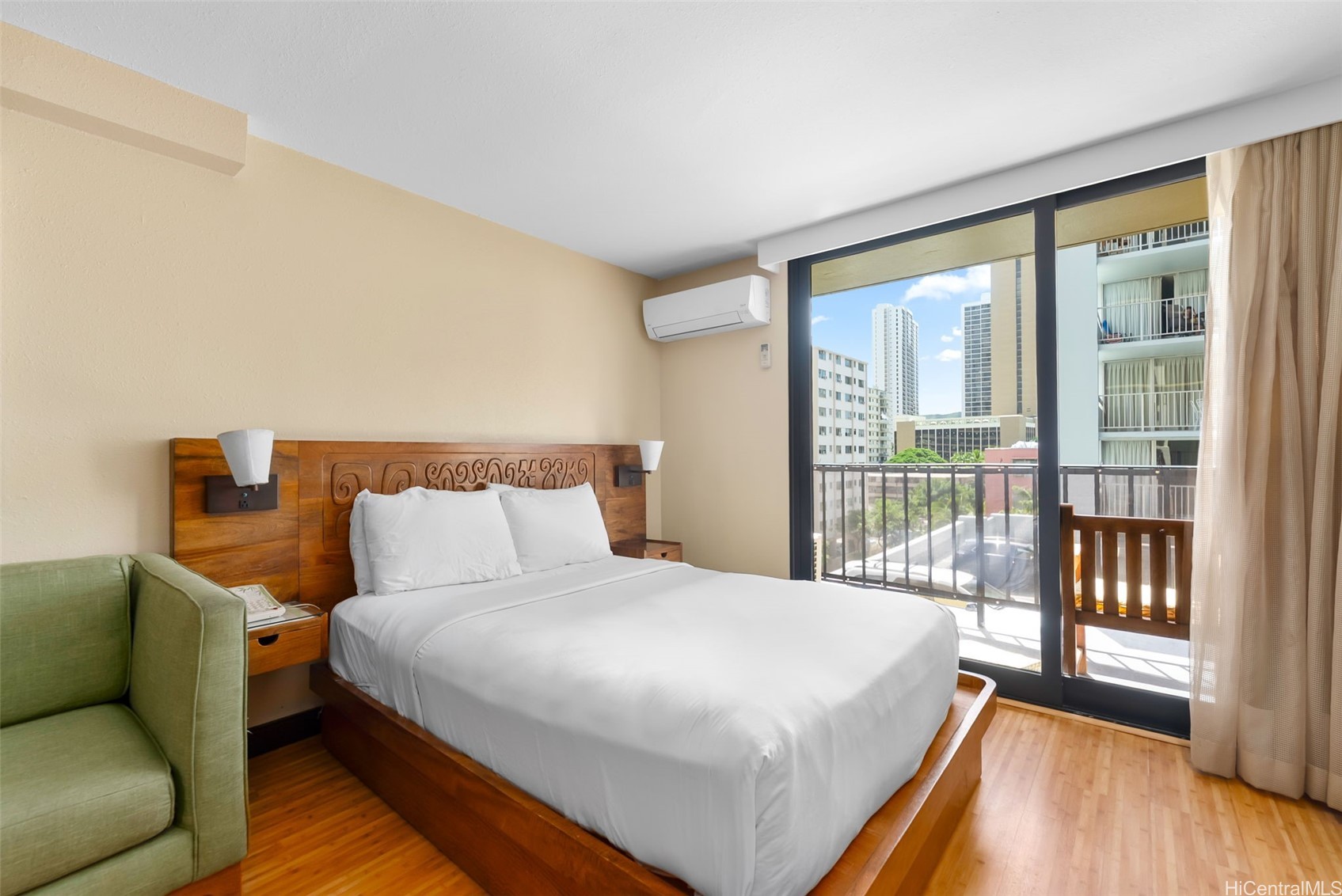 2425 Kuhio Avenue 703