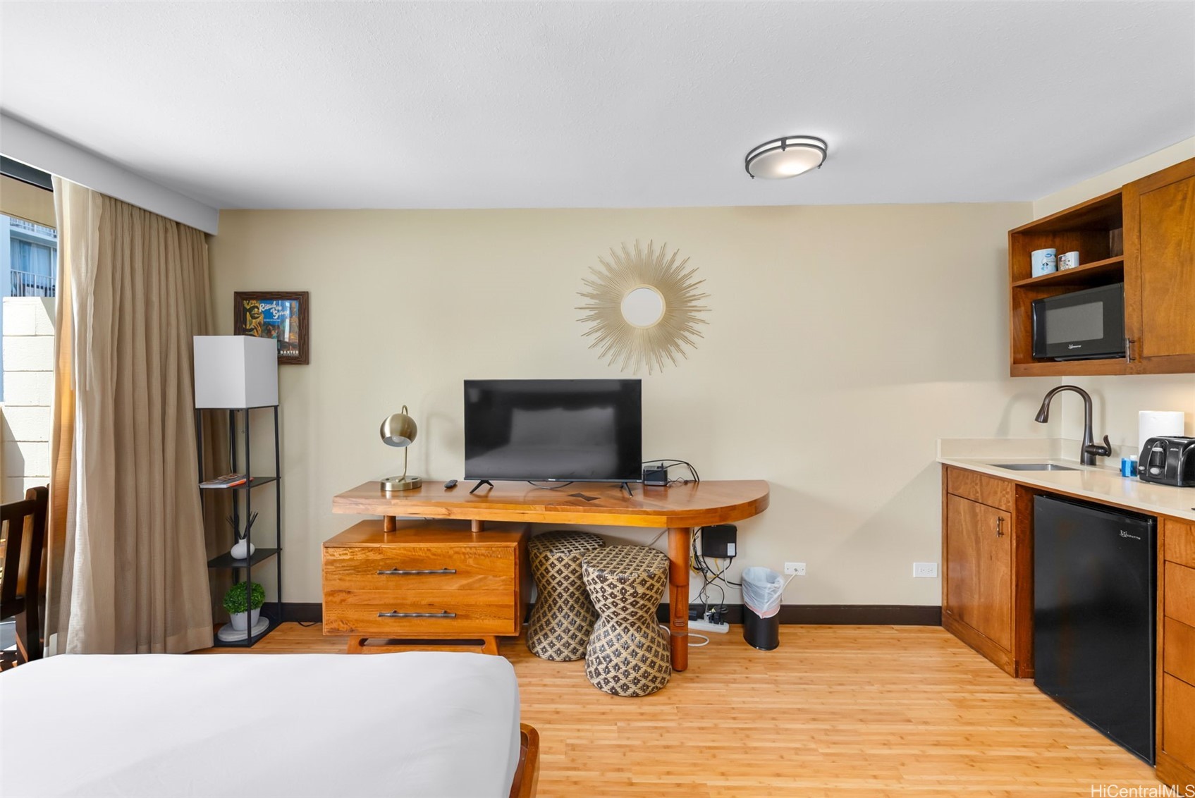 2425 Kuhio Avenue 703