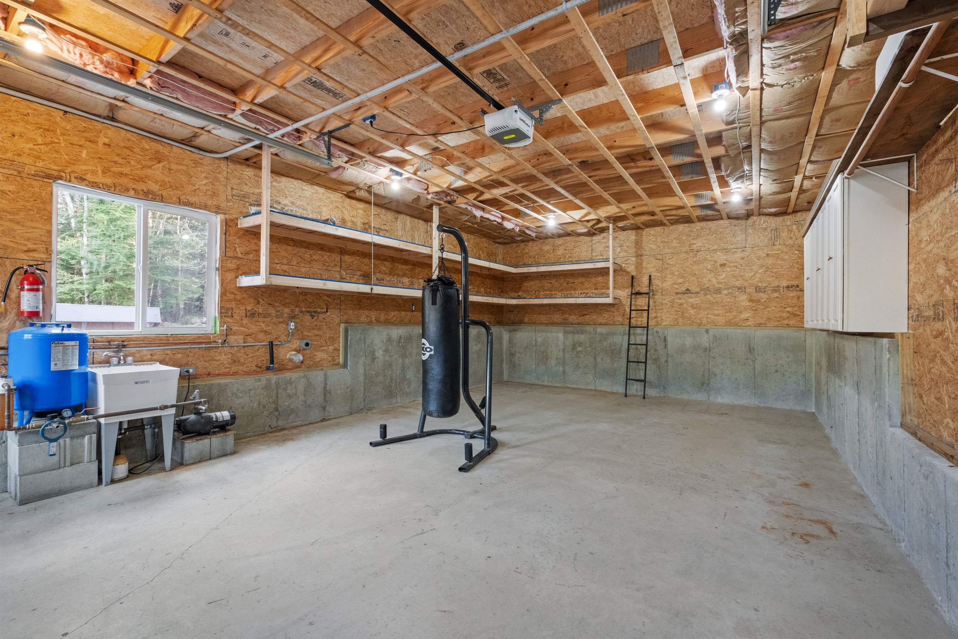 558 Lower Bay Road
