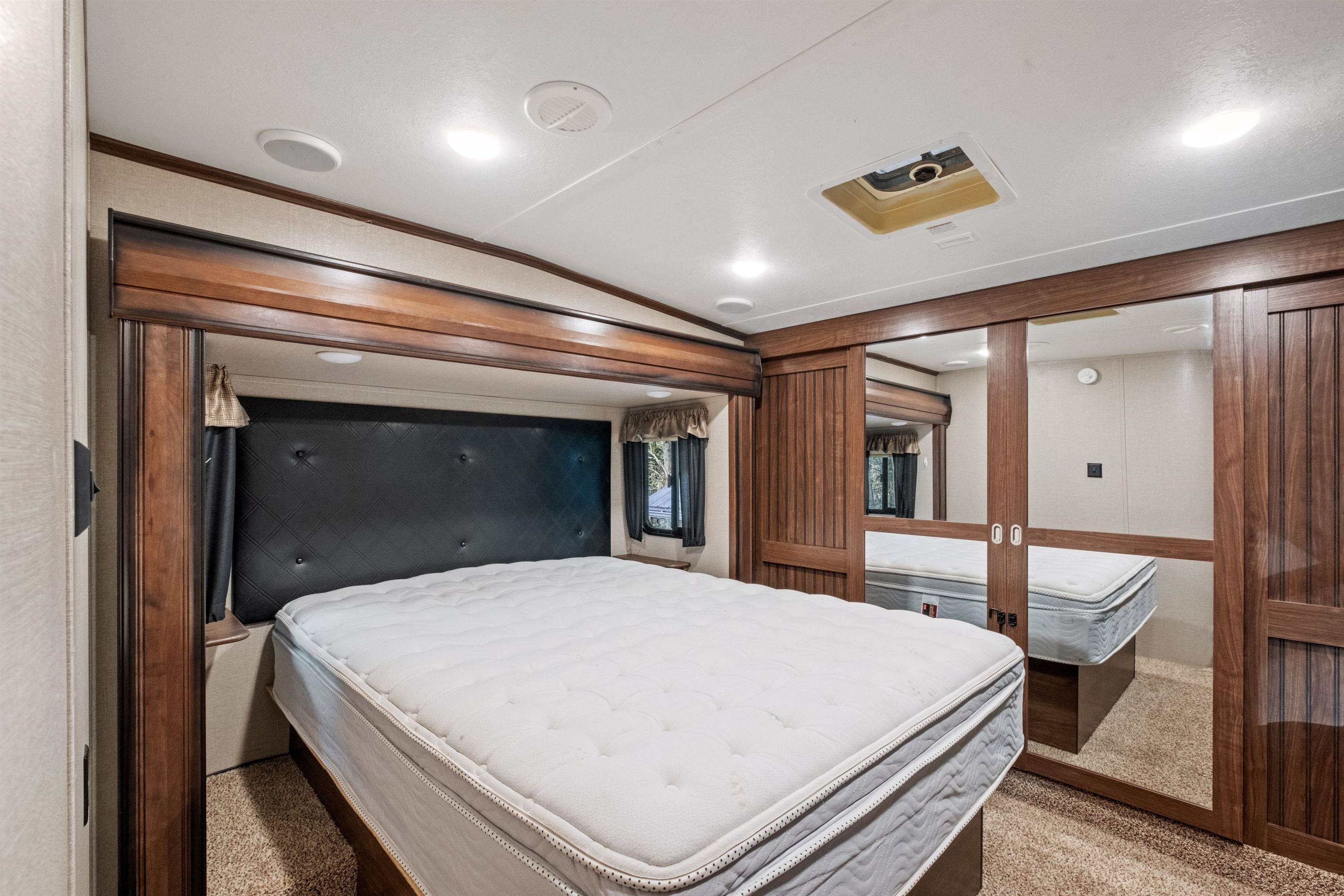 558 Lower Bay Road
