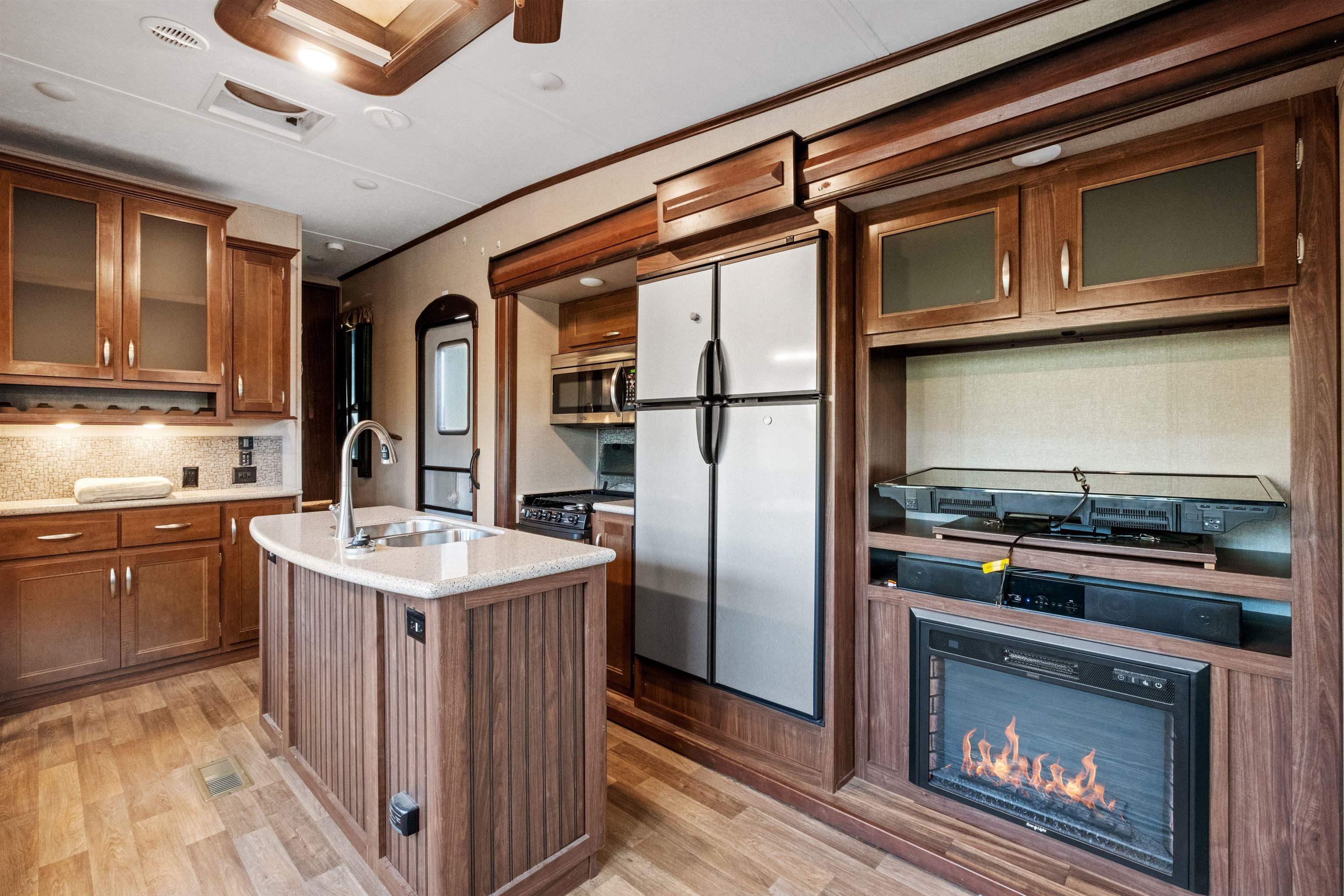 558 Lower Bay Road